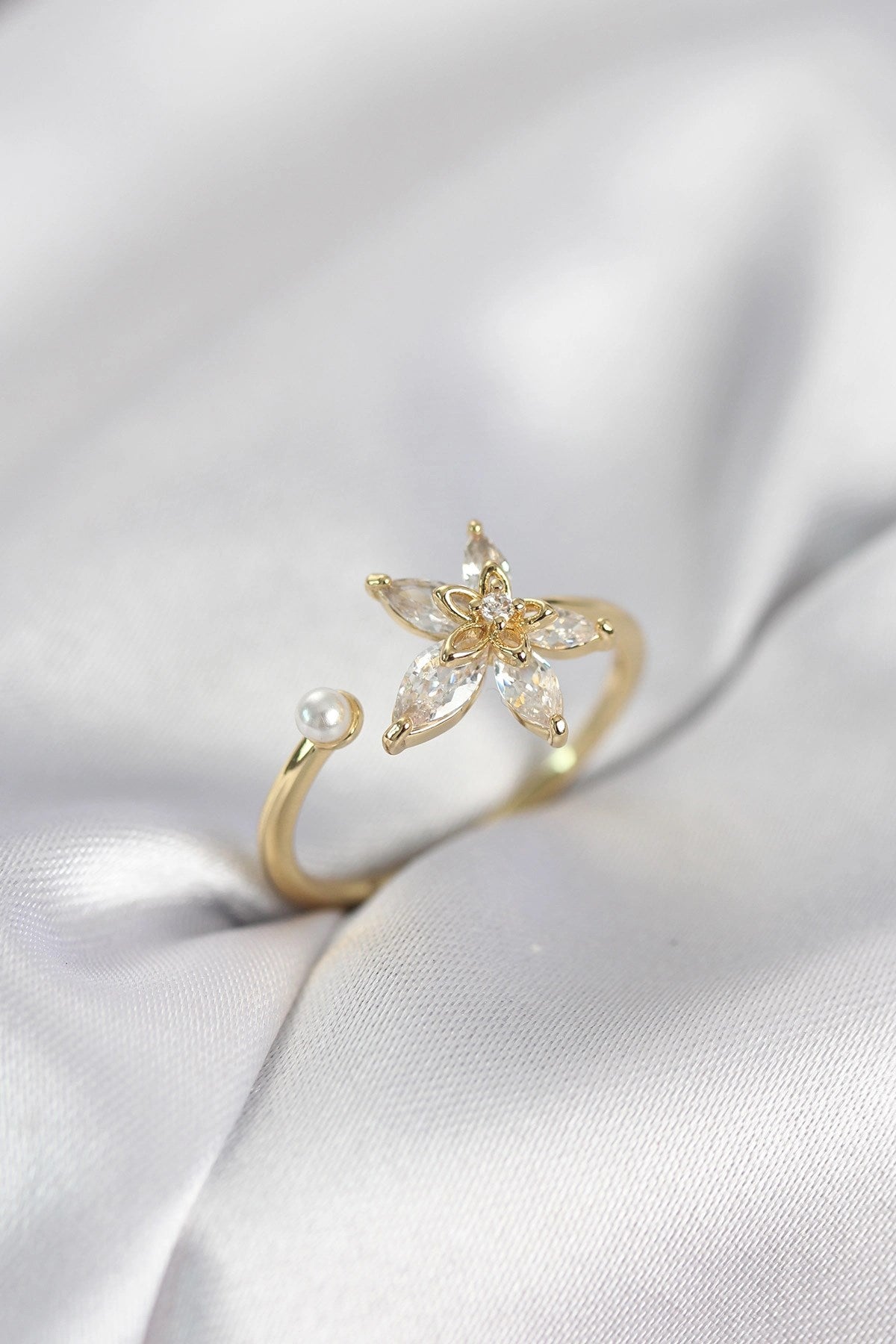 Mey İthalat® Lotus Model Zirkon Taşlı Gold Renk Kadın Yüzük