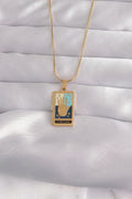 Mey İthalat® 316L Çelik Gold Renk Karışık Mineli El Figür Tarot Kolye