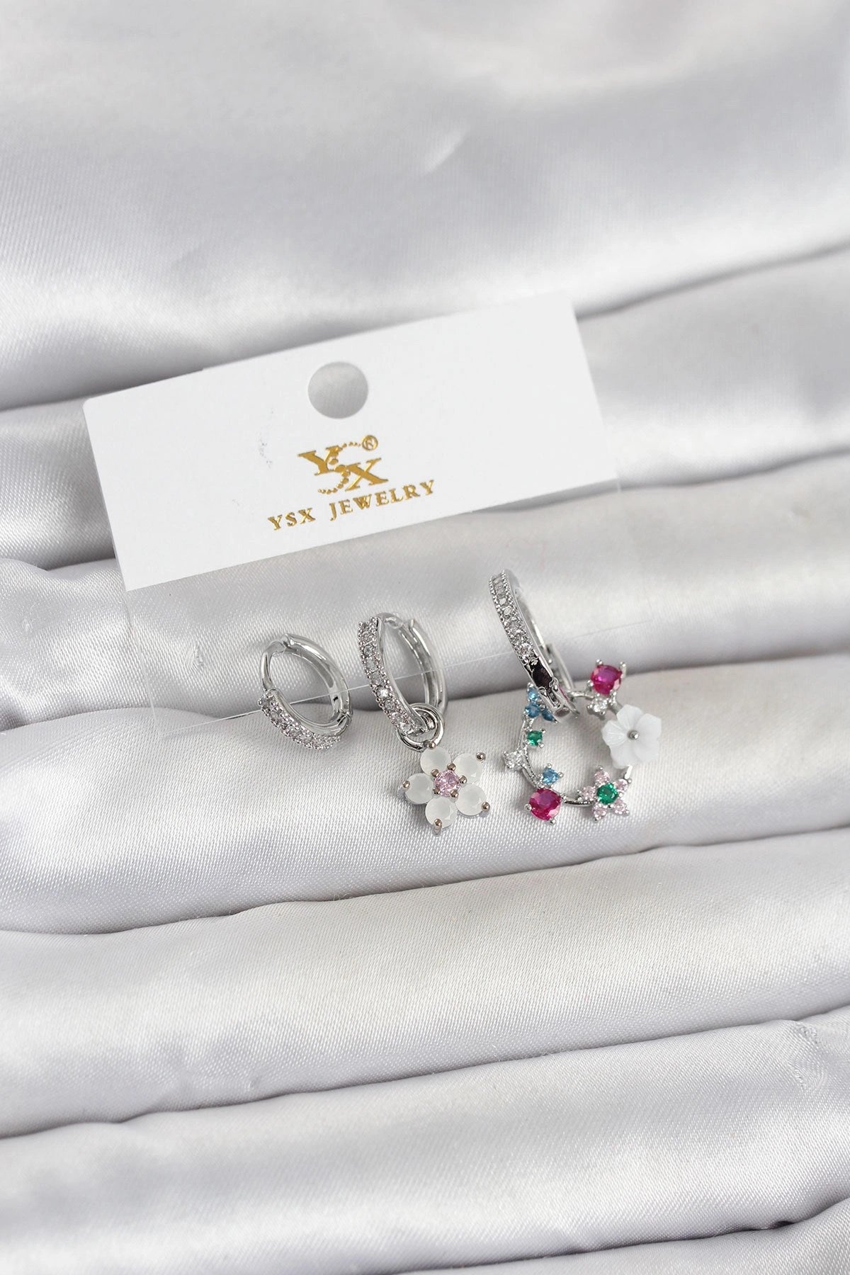 Mey İthalat® Pirinç Gümüş Renk Çiçek Model 3'lü Kadın Küpe
