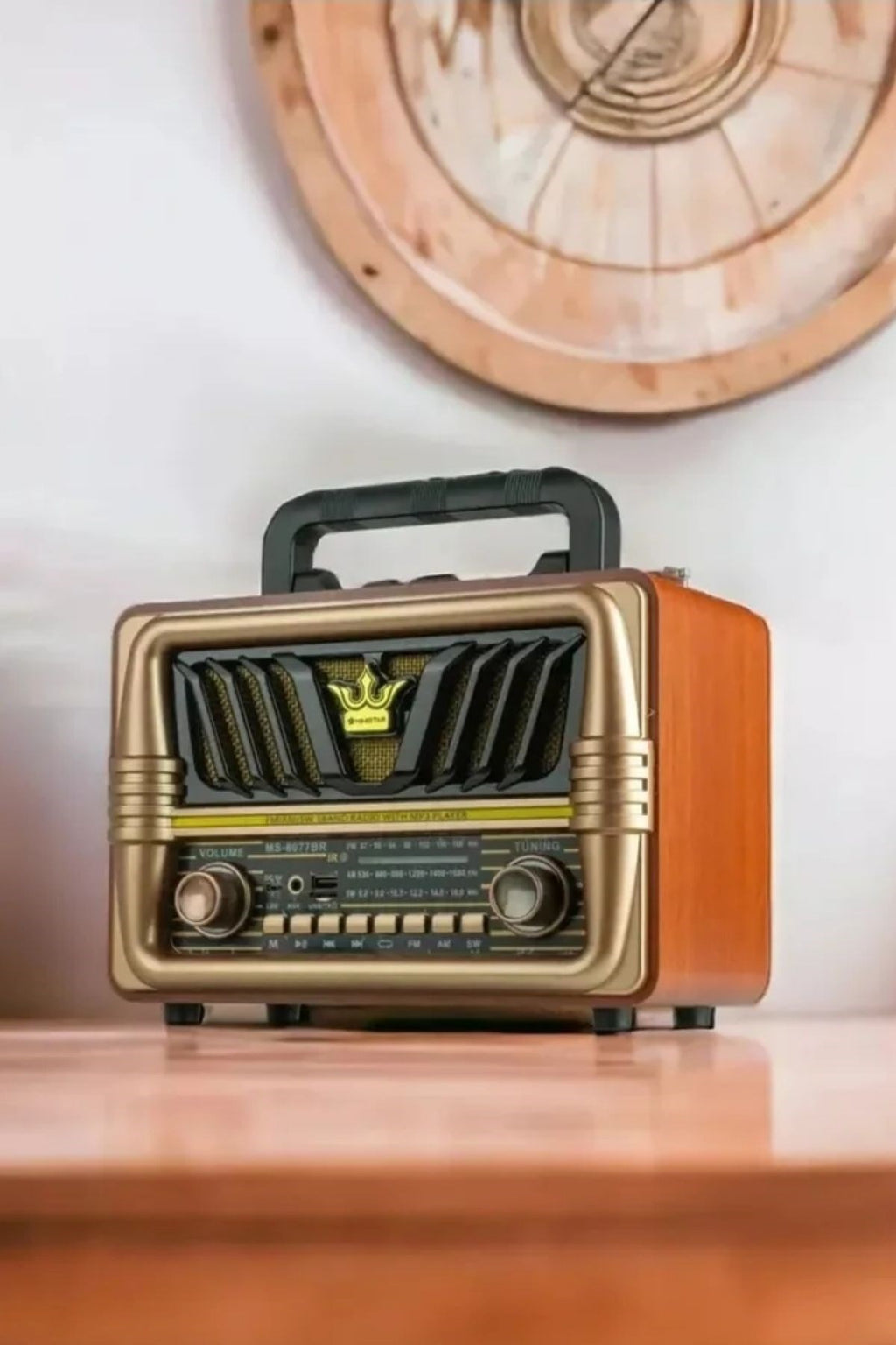 Büyük Boy Telefon Tutma Saplı Retro Ahşap Tasarım Bluetooth Hoparlörlü Radyo – FM/AM Destekli, Şarjlı ve Taşınabilir Radyo NS-8077