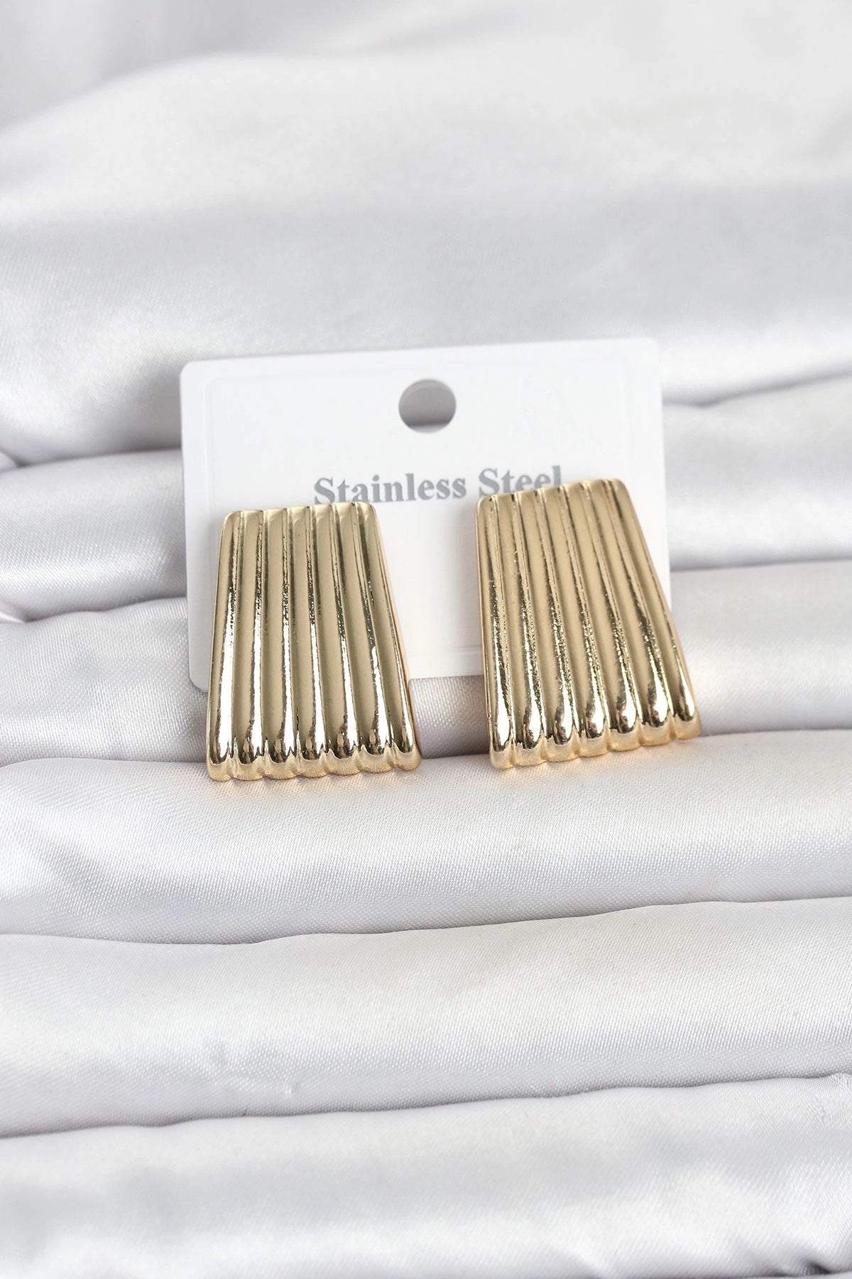 Mey İthalat® 316L Çelik Gold Renk Çizgili Plaka Model Kadın Küpe