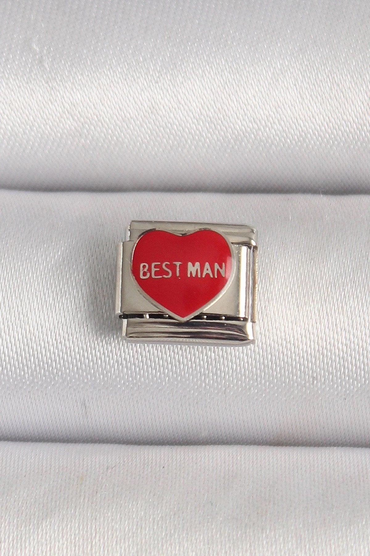 Mey İthalat® 316L Çelik Gümüş Renk 'Best Man' Yazılı Kırmızı Kalp İşlemeli Nomination Charm