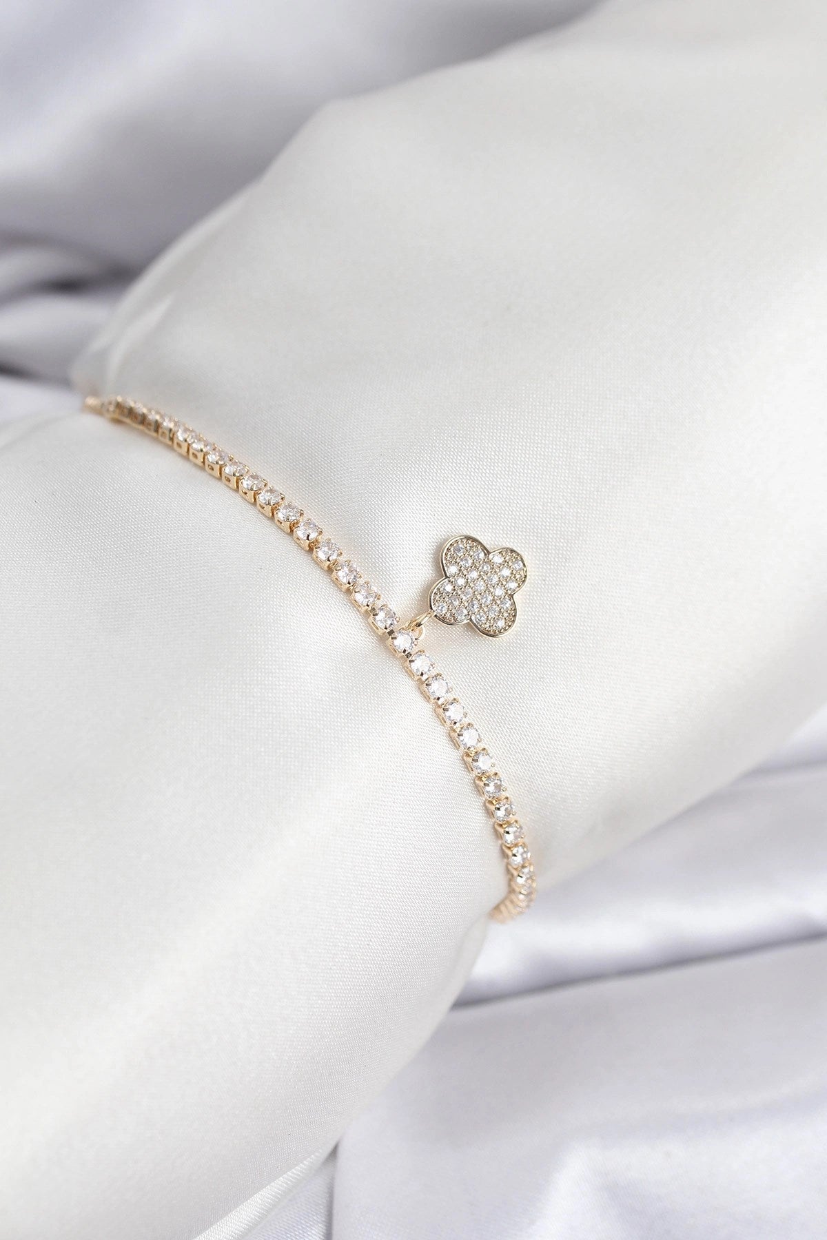 Mey İthalat® Yonca Model Zirkon Taşlı Gold Renk Asansörlü Su Yolu Bileklik