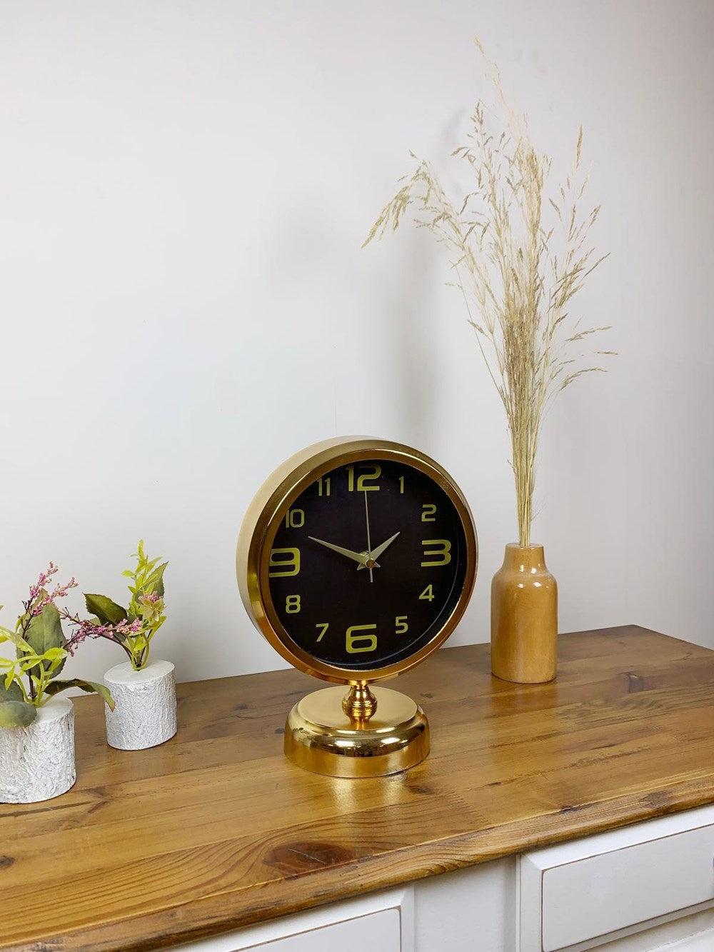 Gold Metal Siyah İnci Masa Saati 25×20 cm