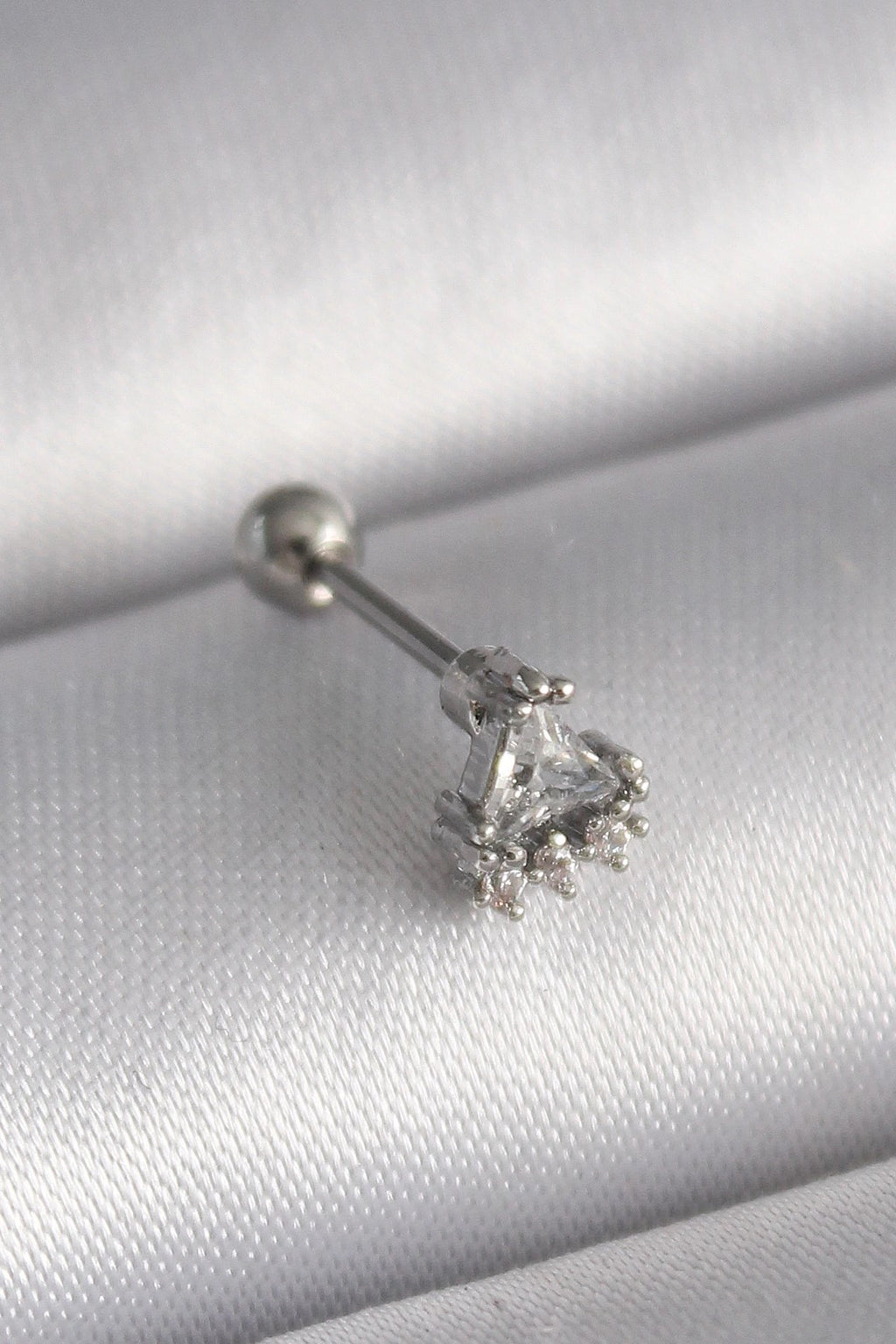 Mey İthalat® 316L Çelik Gümüş Renk Üçgen Zirkon Taşlı Tragus Piercing