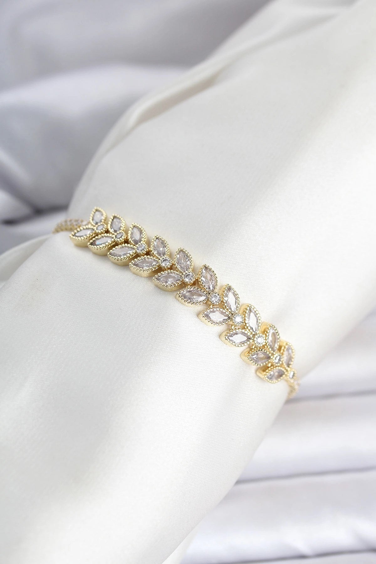 Mey İthalat® Pirinç Gold Renk Başak Model Su Yolu Kadın Bileklik