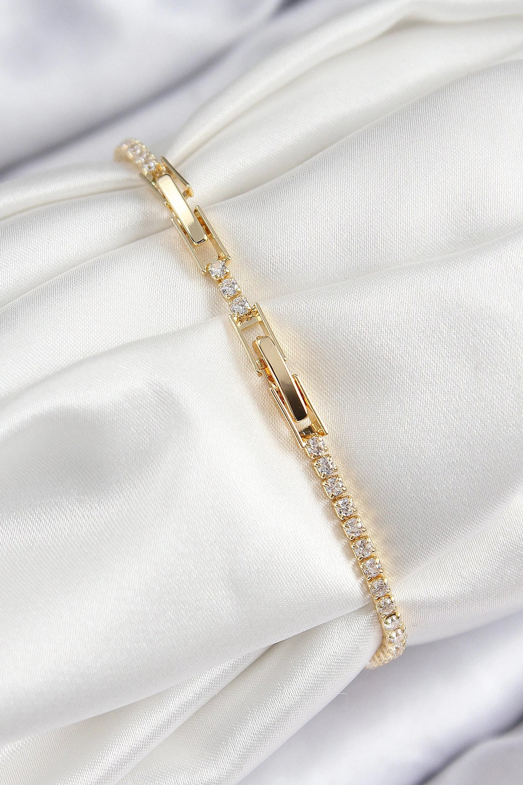 Mey İthalat® Pirinç Zirkon Taşlı Kuğu Model Gold Renk Kadın Bileklik