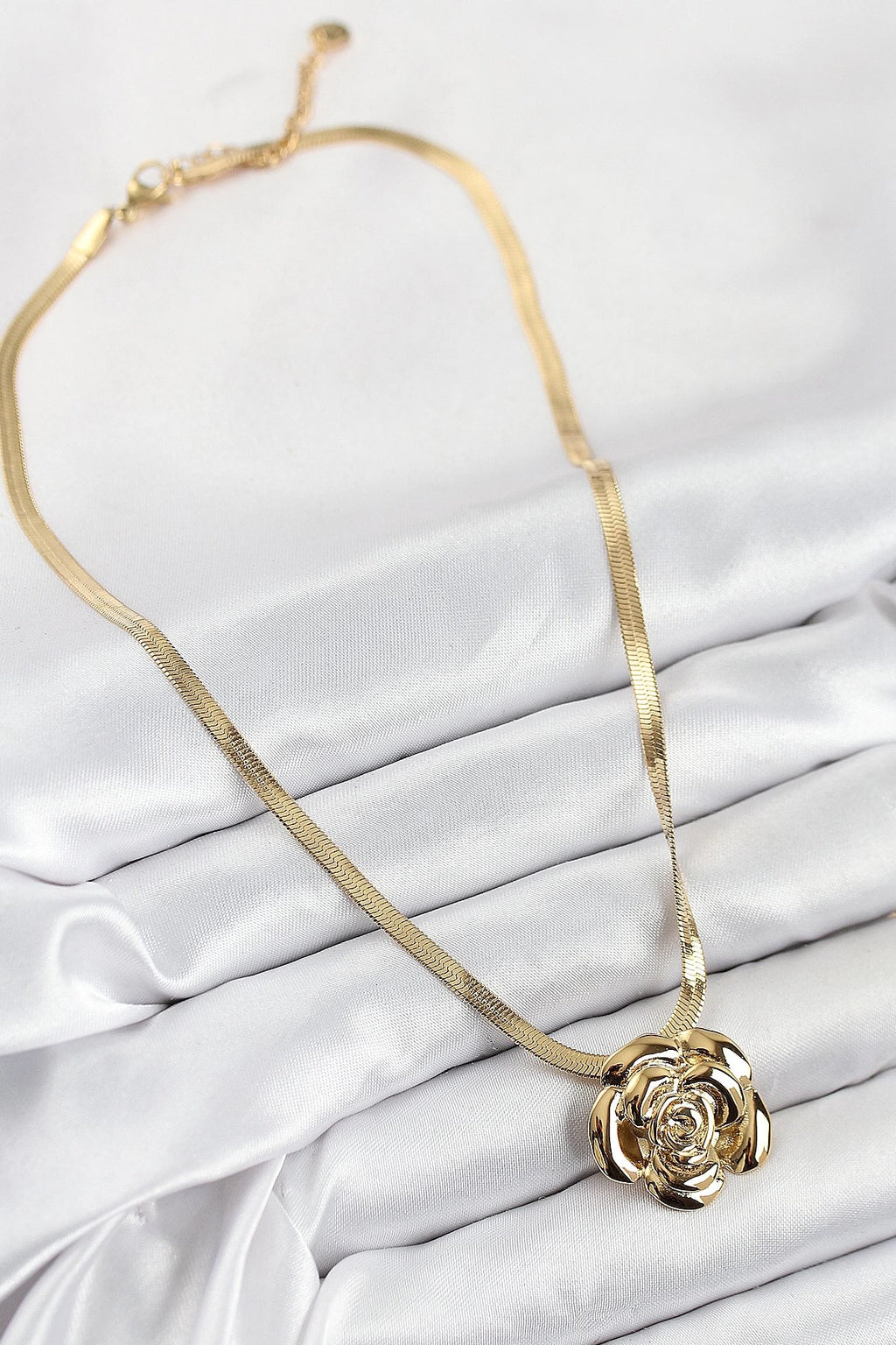 Mey İthalat® 316L Çelik Gül Figürlü İtalyan Zincir Model Gold Renk Kadın Kolye