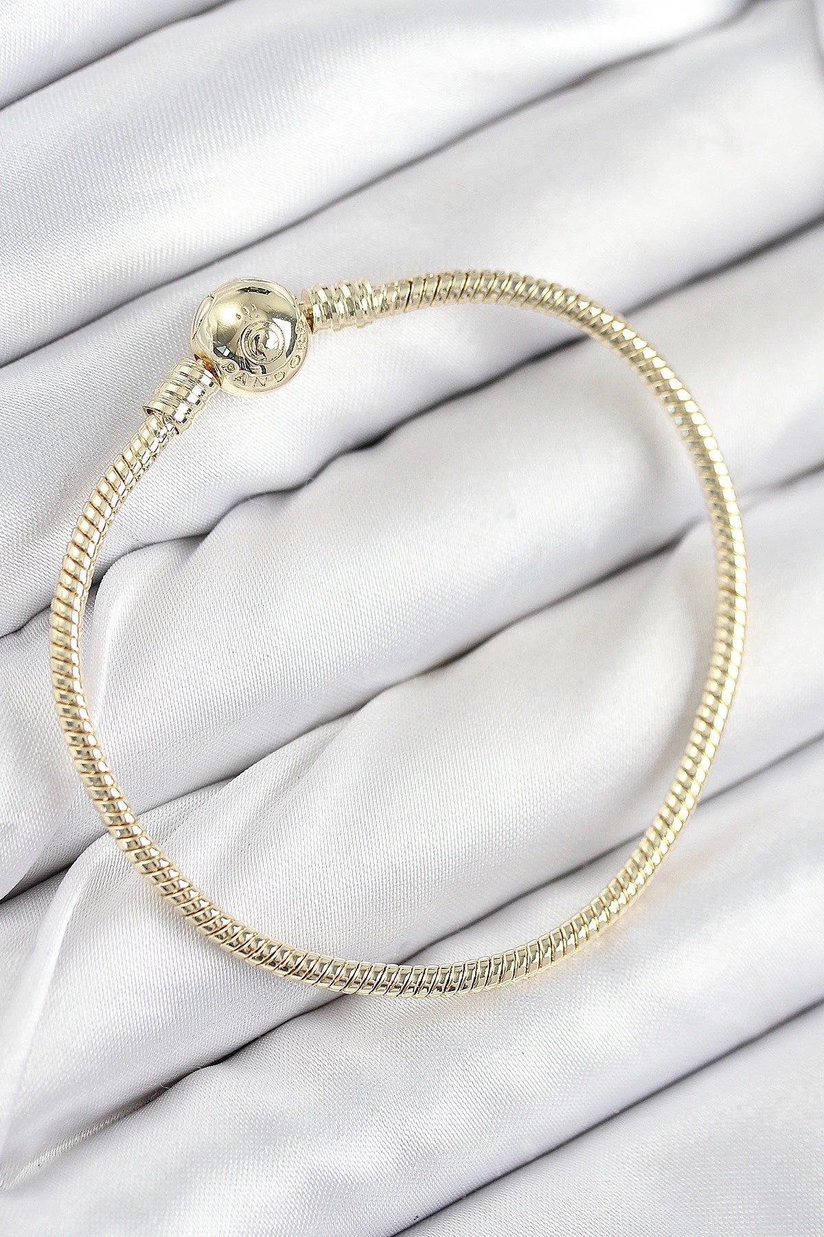 Mey İthalat® Pirinç Charm Topcuk Model Gold Renk Kadın Bileklik