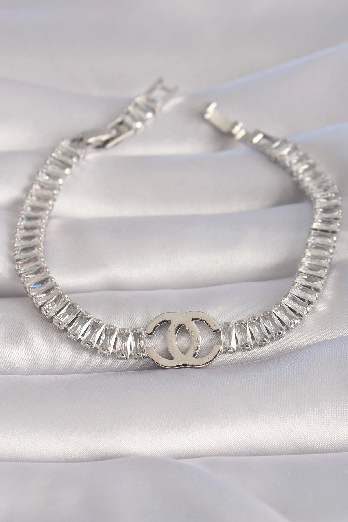 Mey İthalat® Pirinç Gümüş Renk Zirkon Taşlı Su Yolu Model VIP Seri Kadın Bileklik