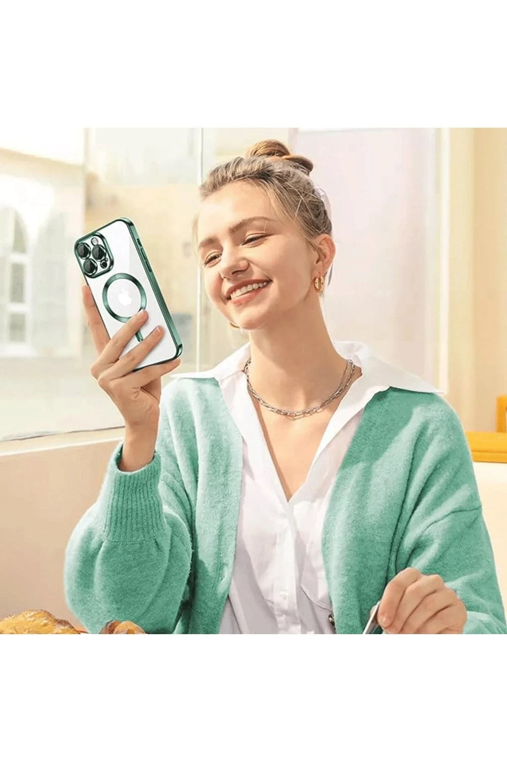 Mey İthalat® iPhone 15 Pro Kılıf Kross Magneticsafe Kapak - Gold