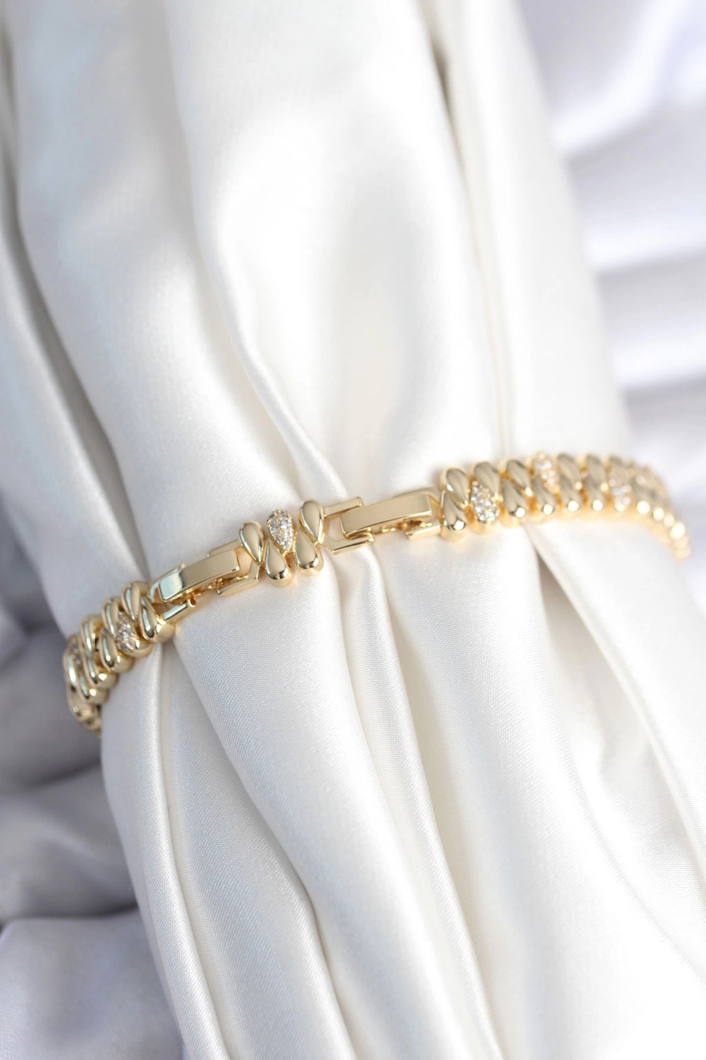 Mey İthalat® Pirinç Gold Renk Damla Model Zirkon Taşlı Kadın Bileklik