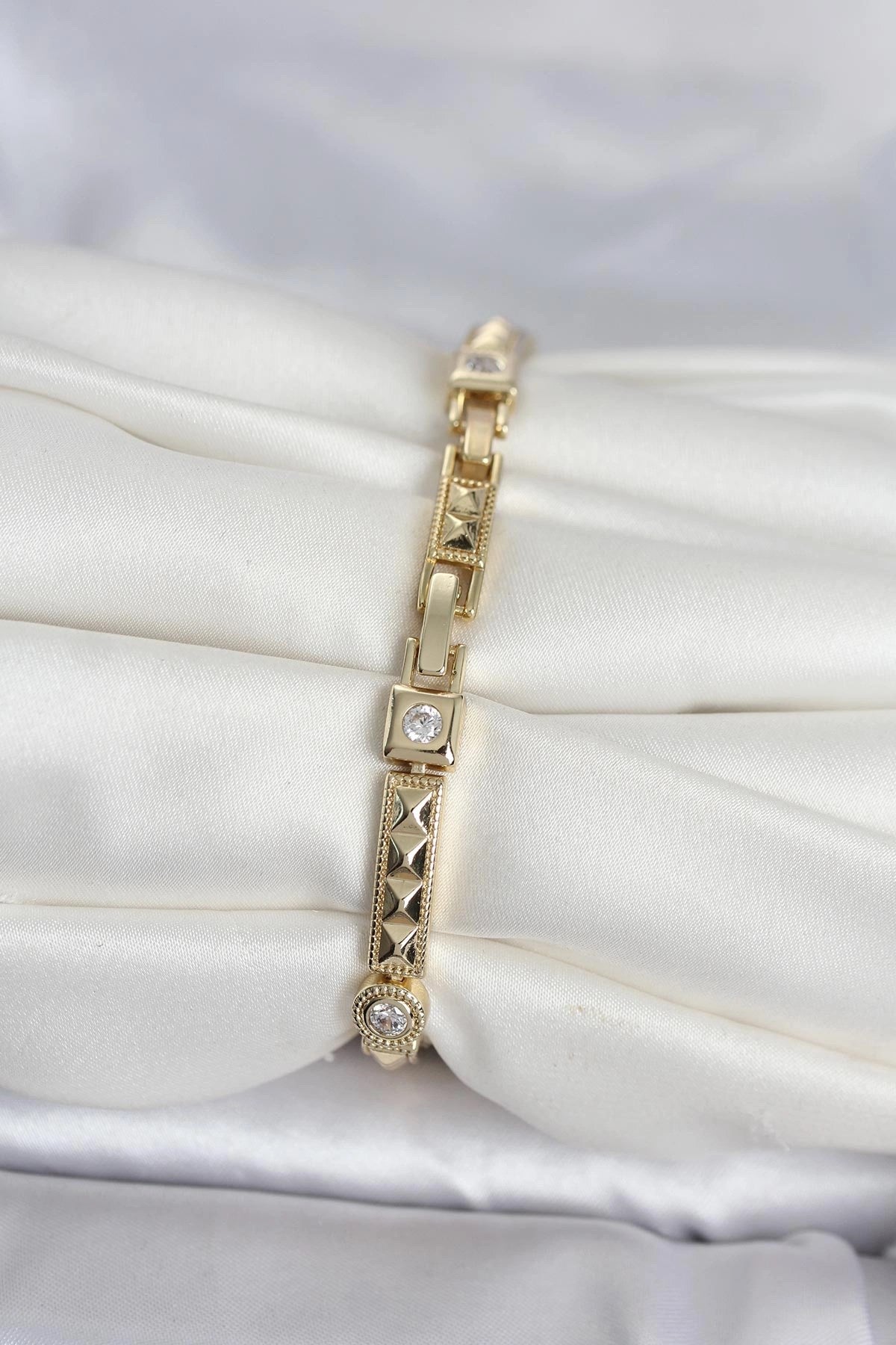 Mey İthalat® Xuping Punta Model Gold Renk Kadın Bileklik