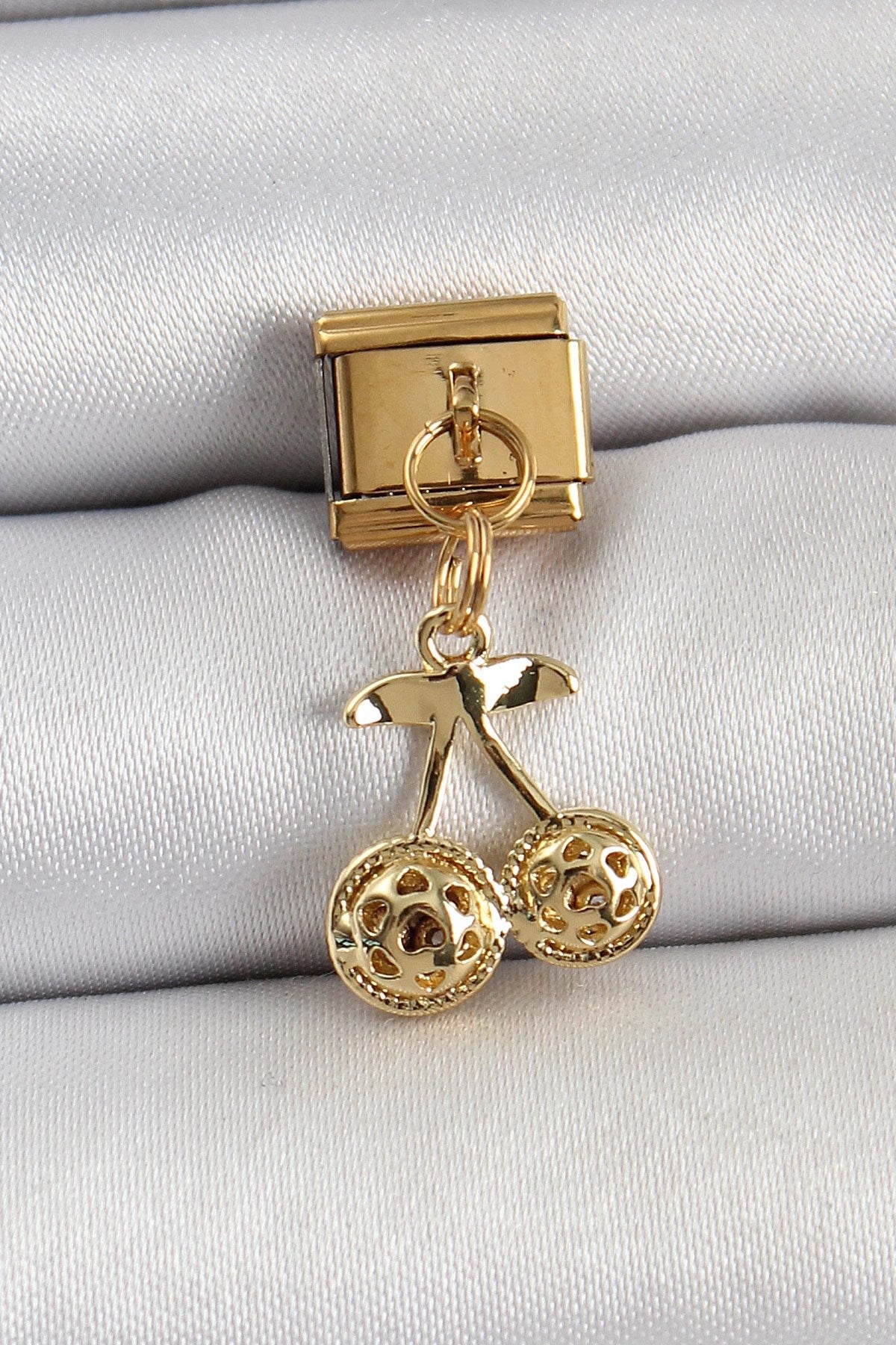 Mey İthalat® 316L Çelik Sallantılı Zirkon Taşlı Fiyonk Model Gold Renk Nomination C316L Çelik Sallantılı Kiraz Model Gold Renk Nomination Charm