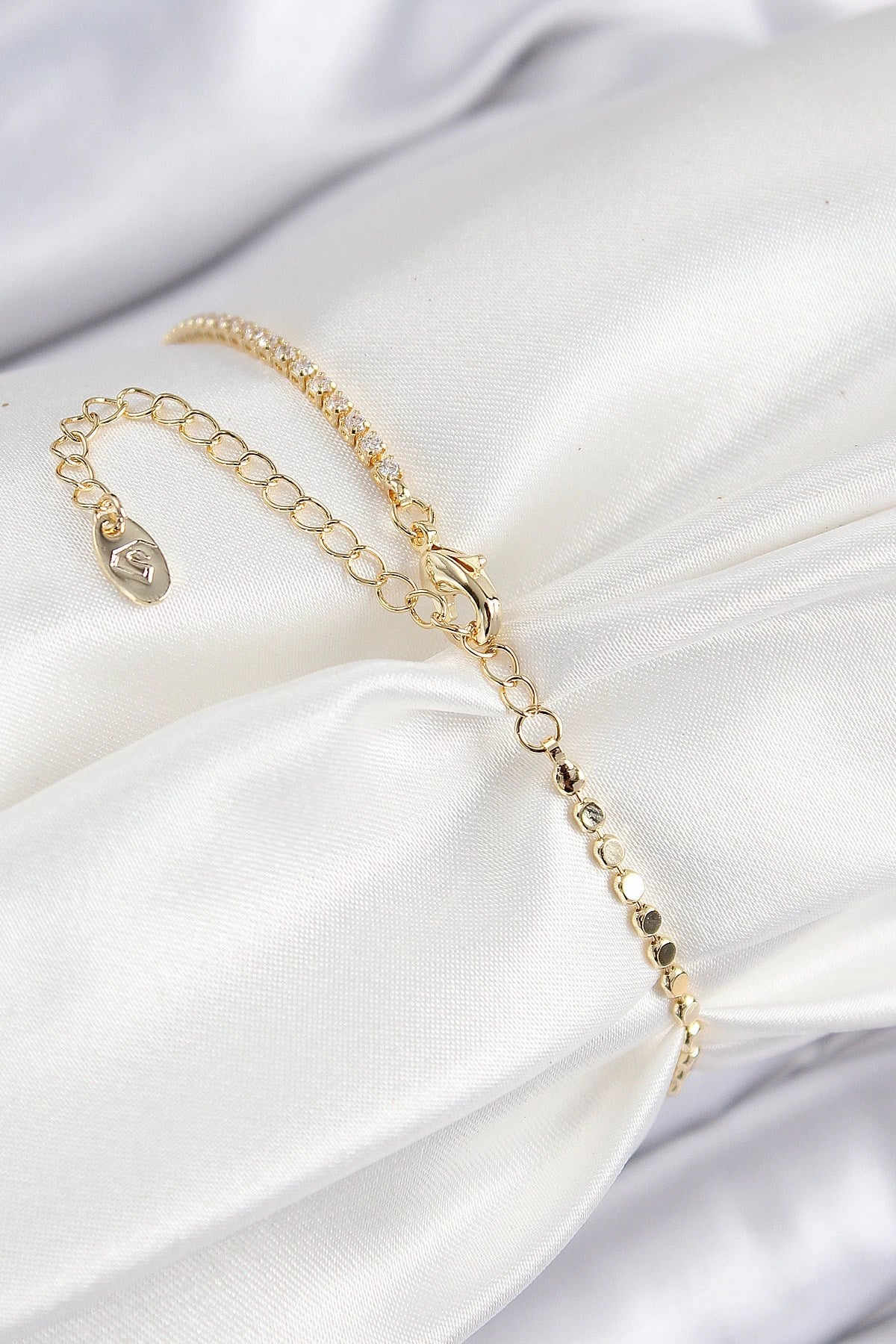 Mey İthalat® Pirinç Zirkon Taşlı Arı Model Ezme Zincir Gold Renk Kadın Bileklik