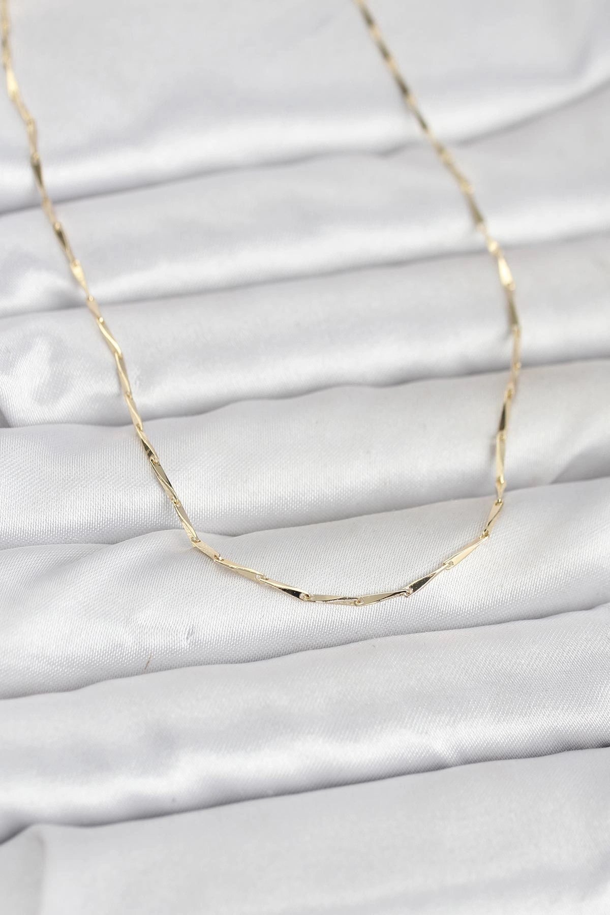 Mey İthalat® CM 14K Gold Renk Çubuk Kesme Zincir Model 60 cm Kadın Kolye
