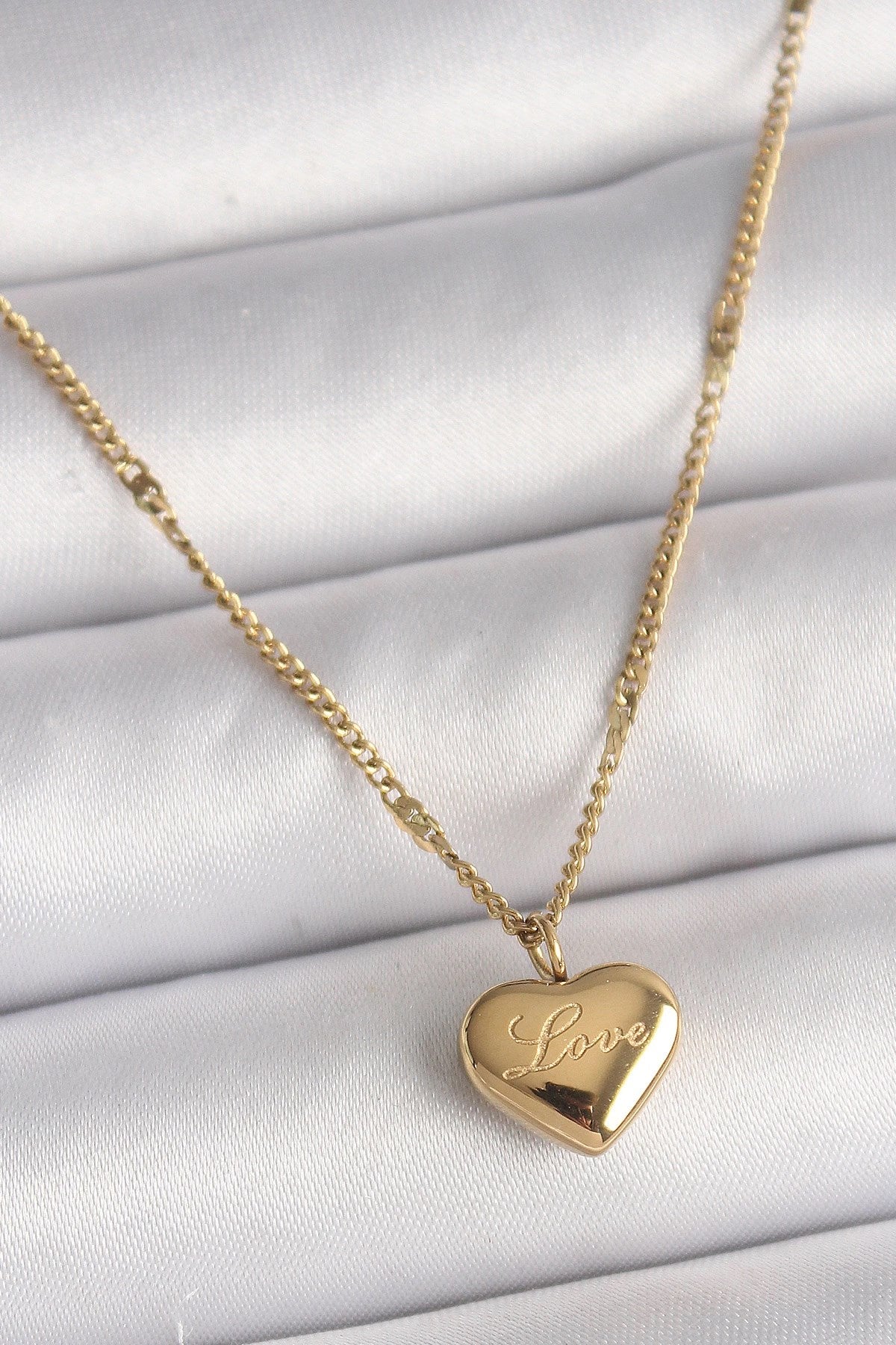 Mey İthalat® 316L Çelik Gold Renk Zincir Love İşlemeli Kalp Figür Kadın Kolye