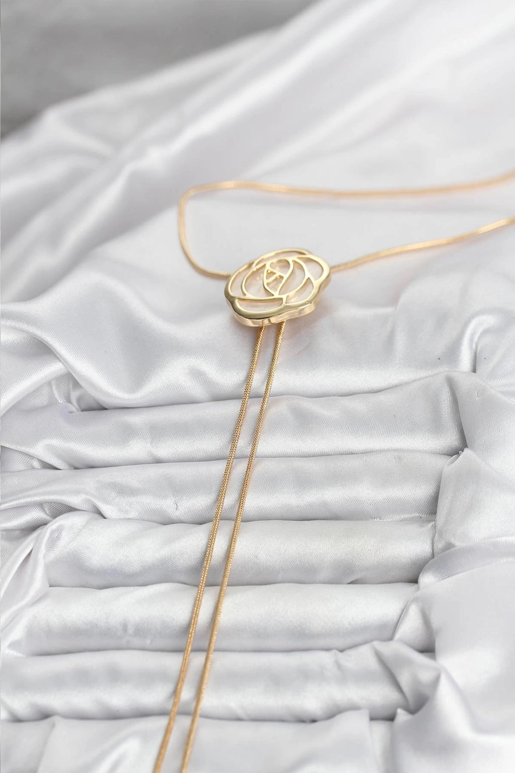 Mey İthalat® Pirinç Gold Renk Gül Model Asansörlü Kadın Kolye