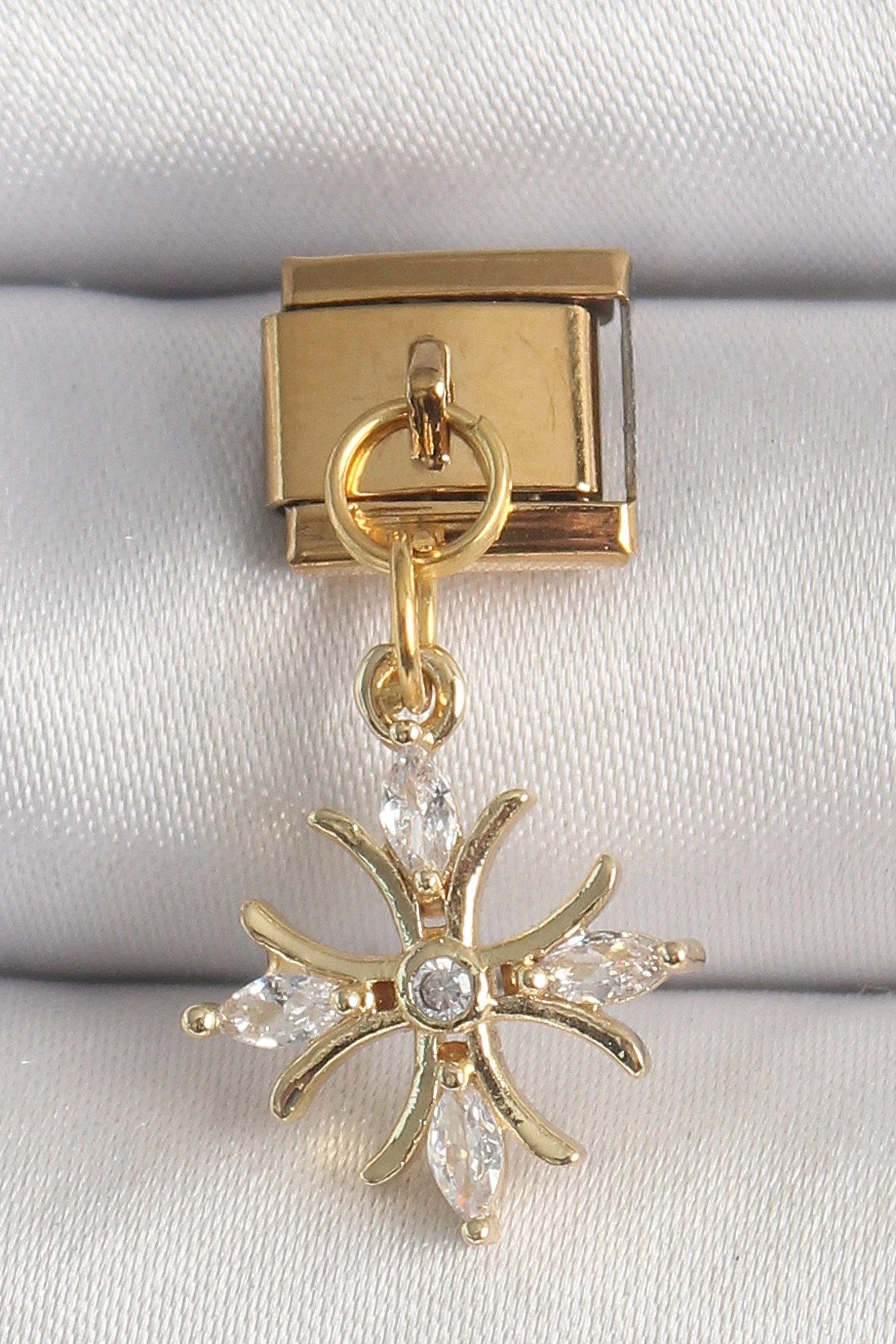 Mey İthalat® 316L Çelik Gold Renk Sallantı Zirkon Taşlı Kar Tanesi Model Nomination Charm