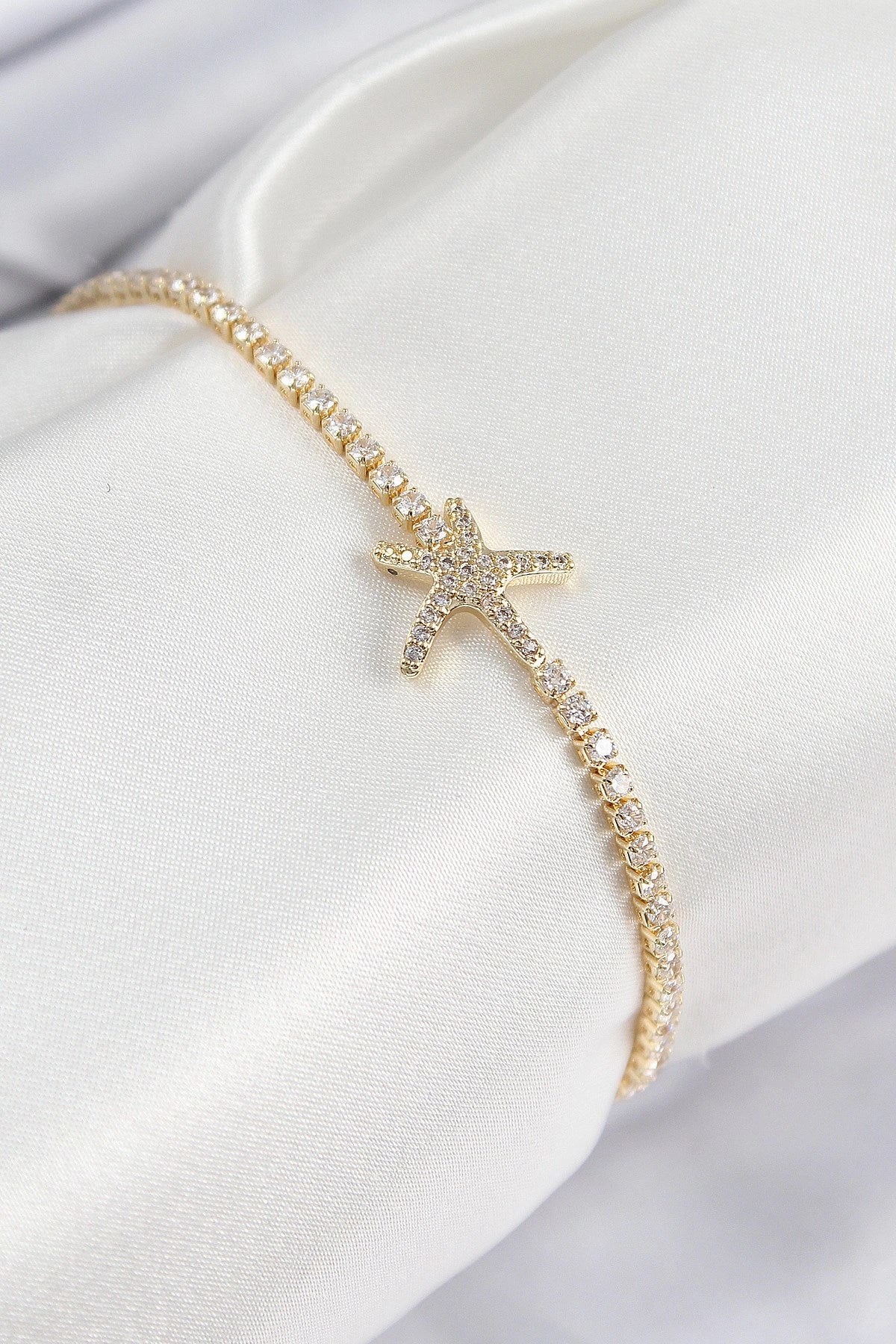 Mey İthalat® Pirinç Zirkon Taşlı Deniz Yıldızı Model Gold Renk Kadın Bileklik