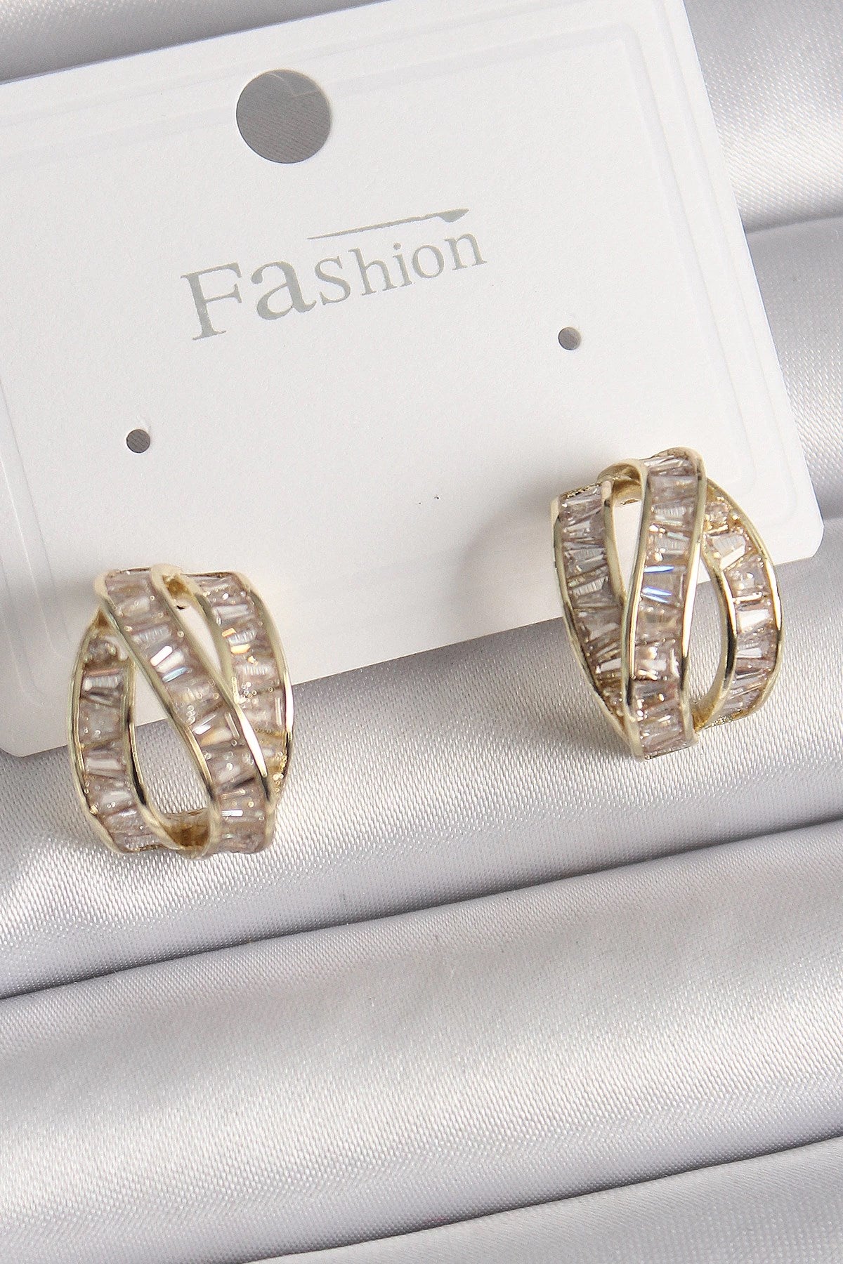 Mey İthalat® Pirinç Gold Renk Zirkon Taşlı Düğüm Halka Model Kadın Küpe