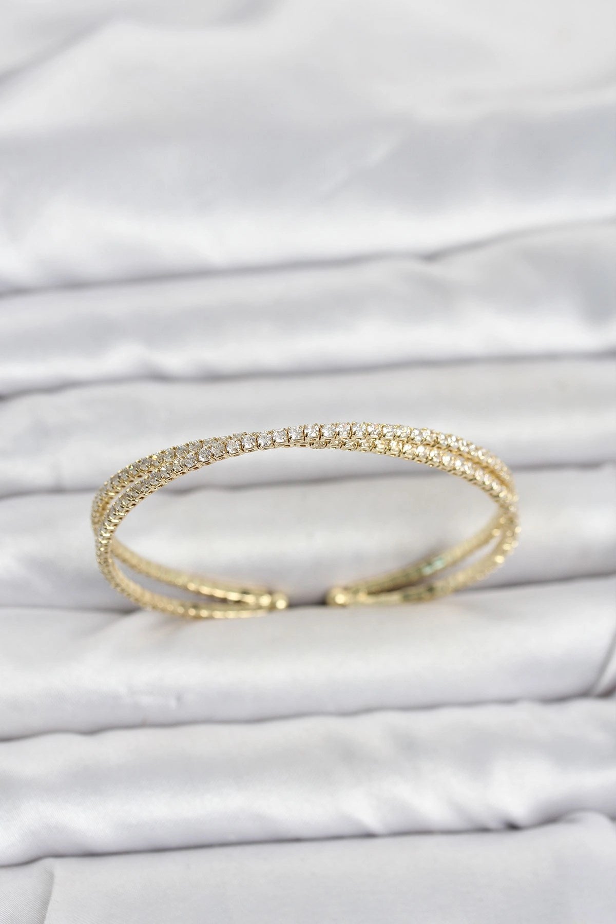 Mey İthalat® Pirinç Gold Renk Zirkon Taşlı Çapraz Model Kadın Bileklik
