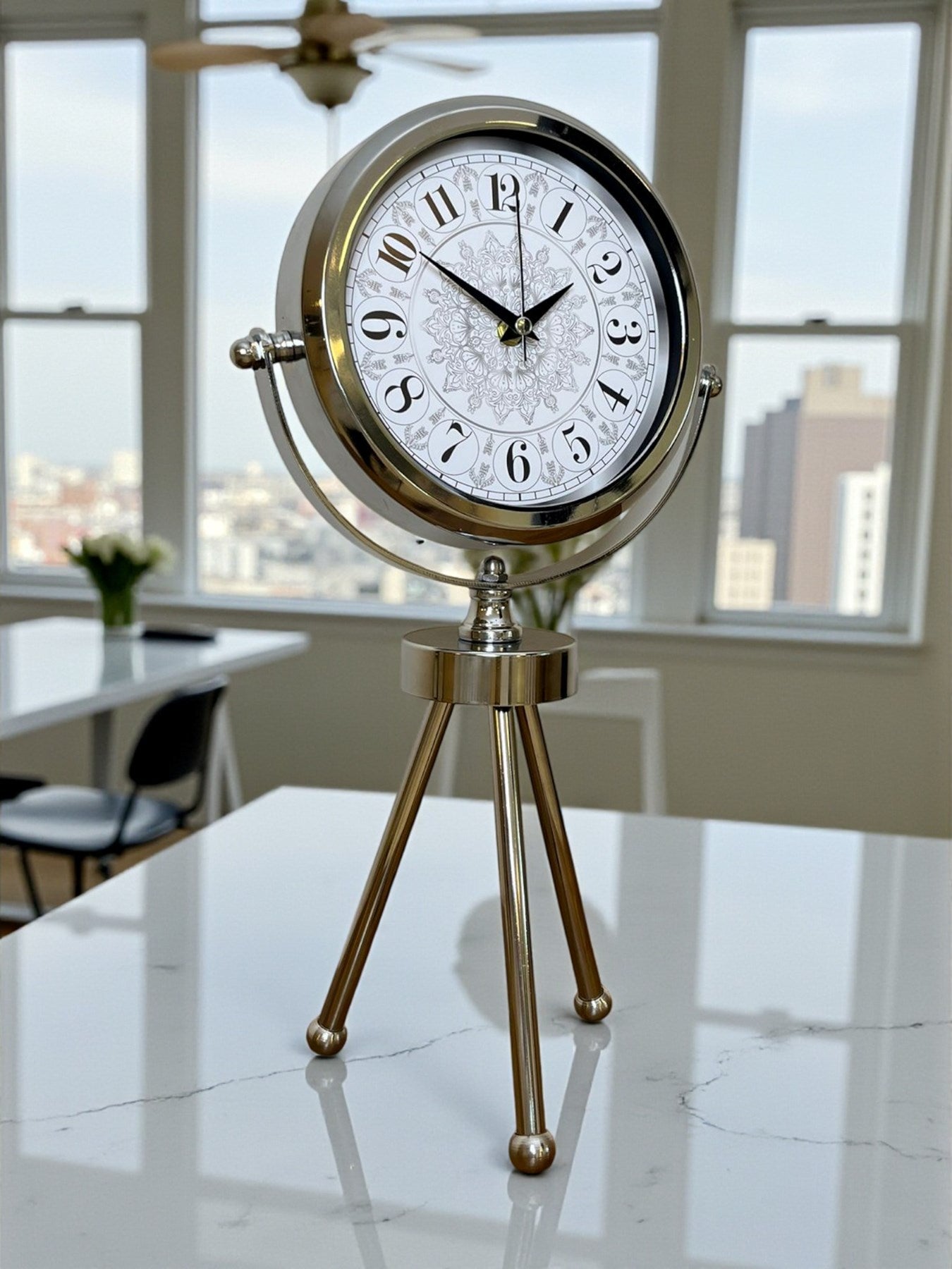 Krom Motif Tasarım Üç Ayaklı Metal Masa Saati