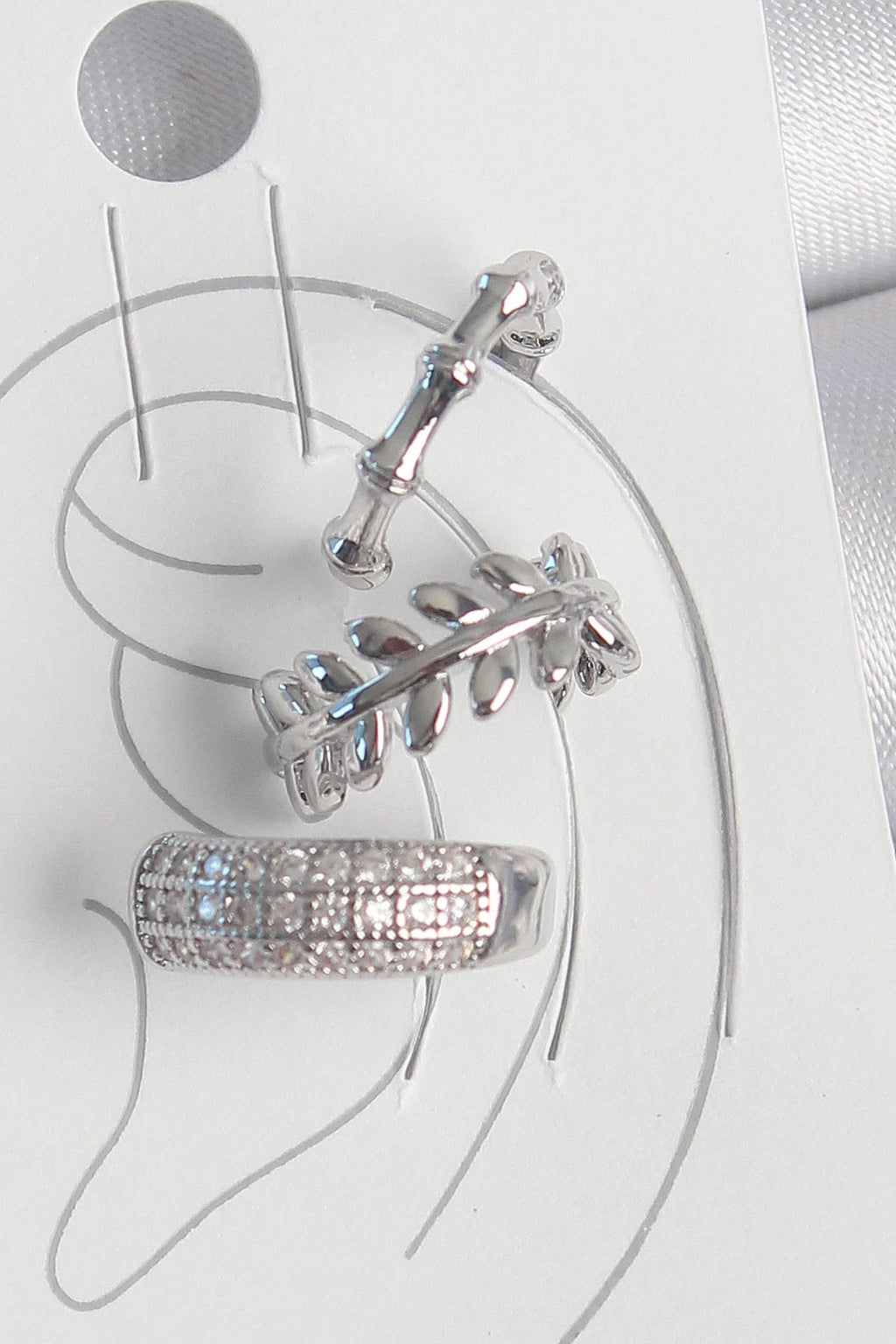 Mey İthalat® Pirinç Gümüş Renk Zirkon Taşlı 3'Lü Model Yaprak Figür Kadın Kıkırdak Küpe