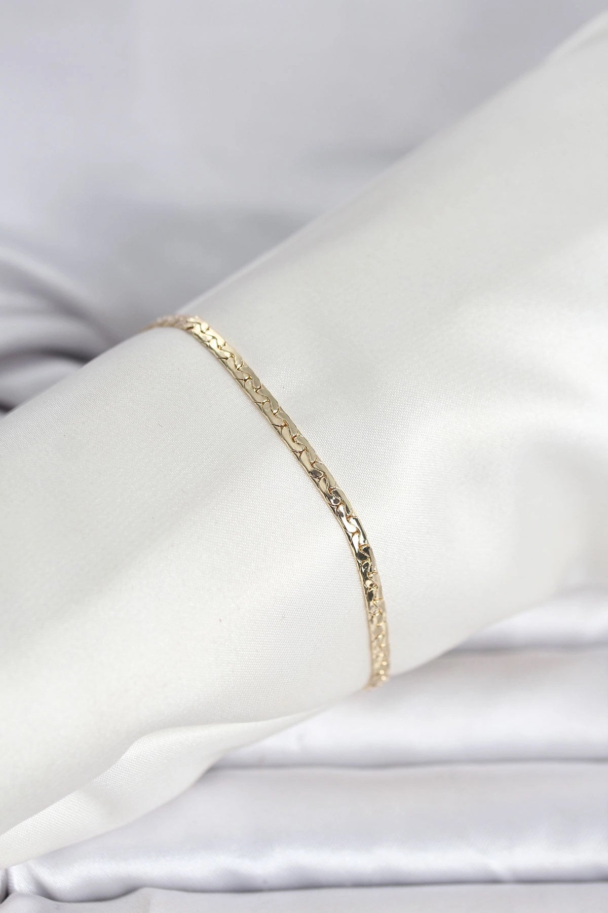 Mey İthalat® CM 14K Gold Renk Yassı Ezme Zincir Model Kadın Bileklik