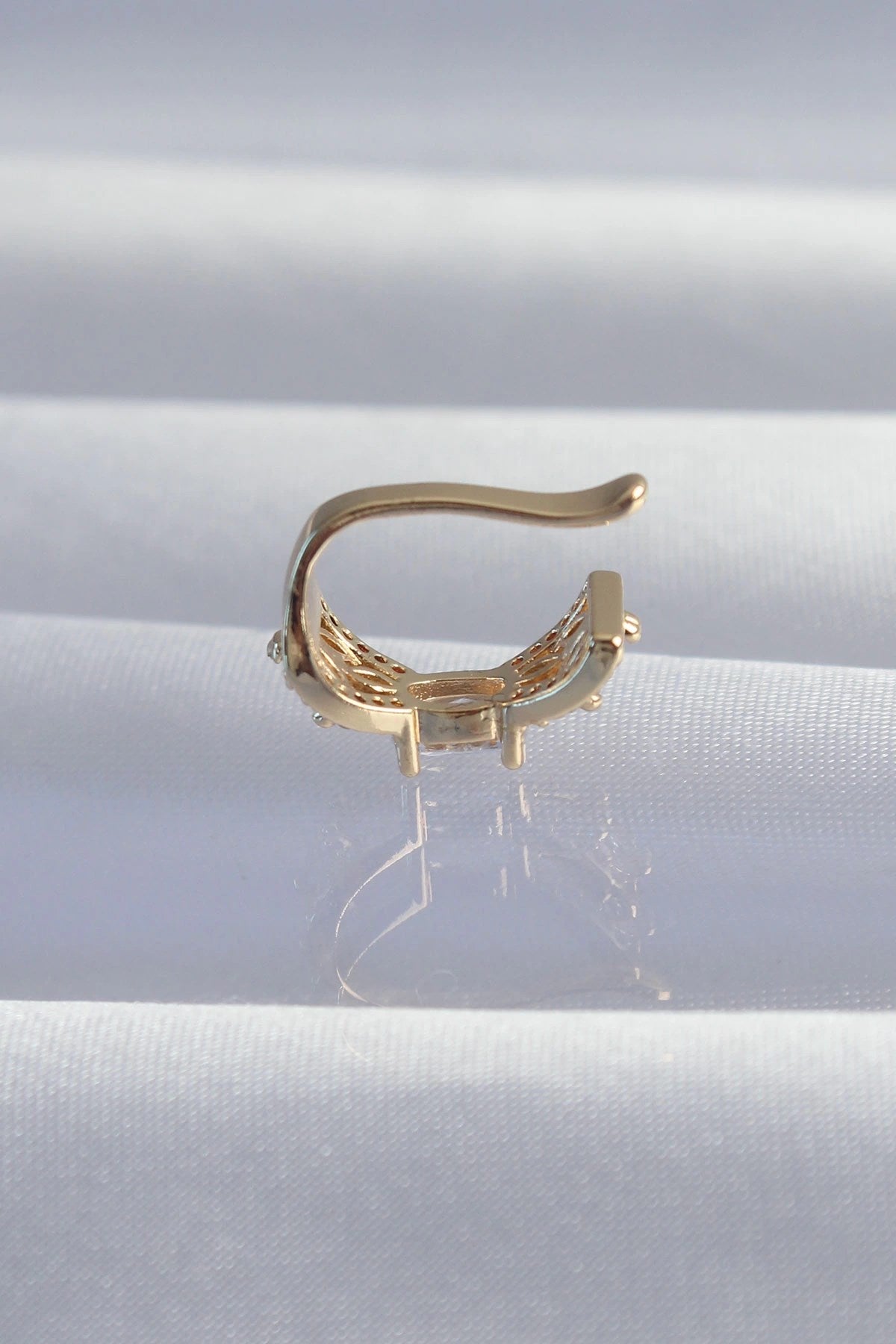 Mey İthalat® Pirinç Gold Renk Zirkon Taş Kaplama Earcuff Küpe