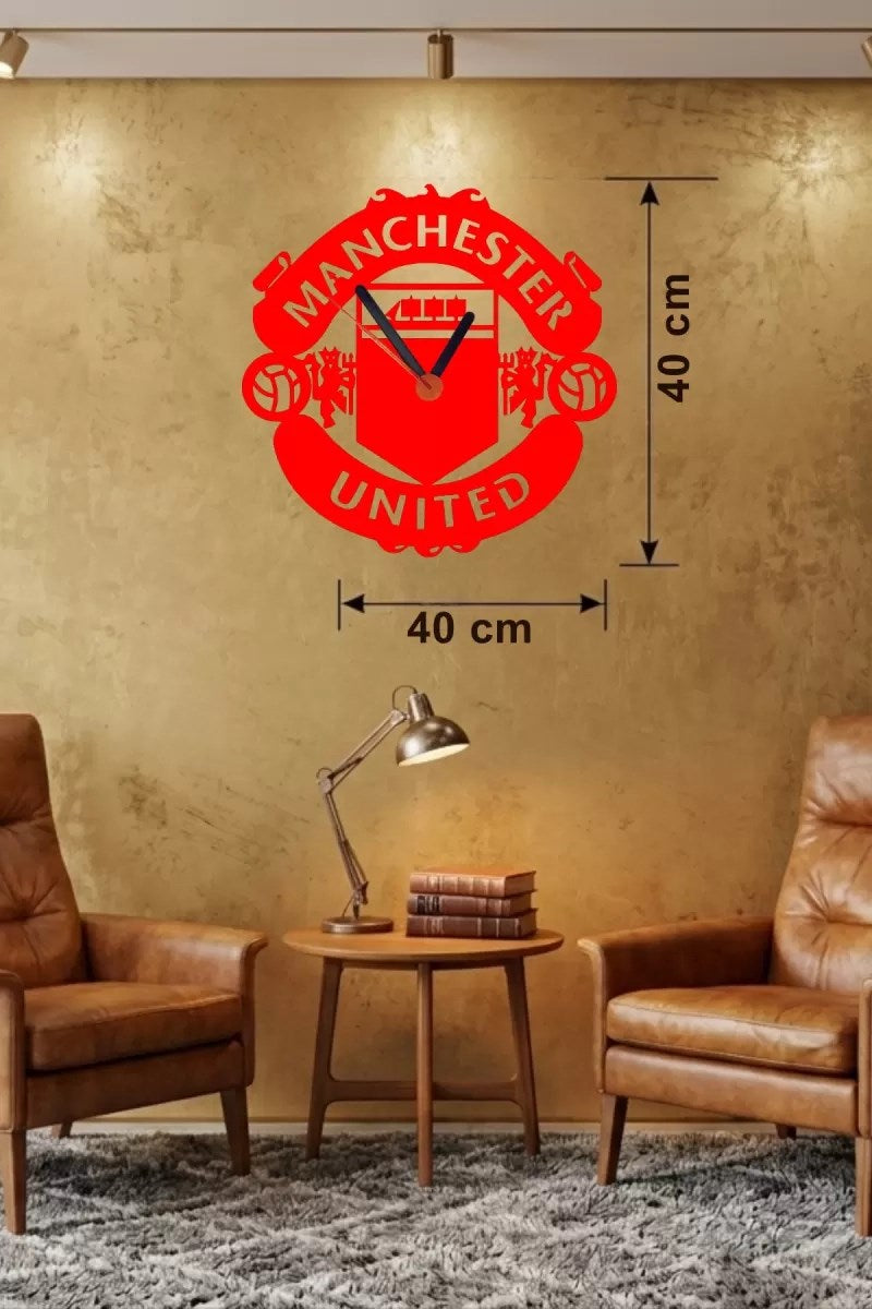 Mey İthalat® Manchester United Logolu Ahşap Duvar Saati - 40x40 cm Taraftar Hediyesi