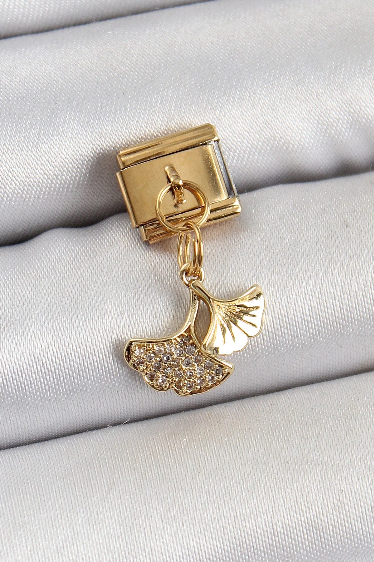 Mey İthalat® 316L Çelik Sallantılı Zirkon Taşlı Balık Kuyruğu Model Gold Renk Nomination Charm
