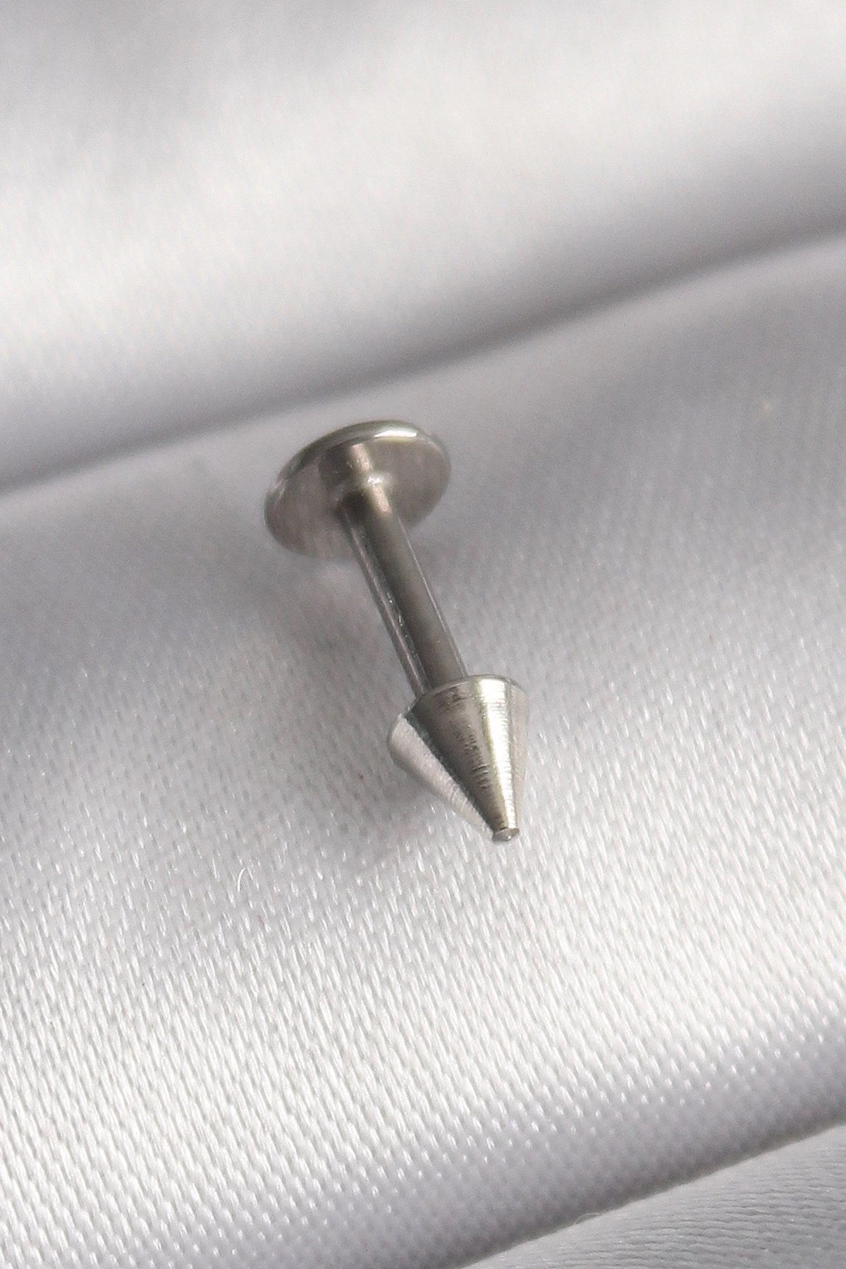 Mey İthalat® 316L Çelik Gümüş Renk Çivi Model Piercing