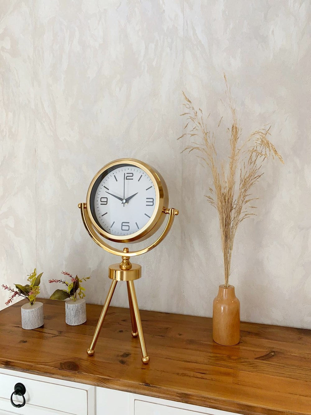 Gold Metal Mini Tripod Modern Masa Saati 45×26 cm – Şık ve Dekoratif Tasarım