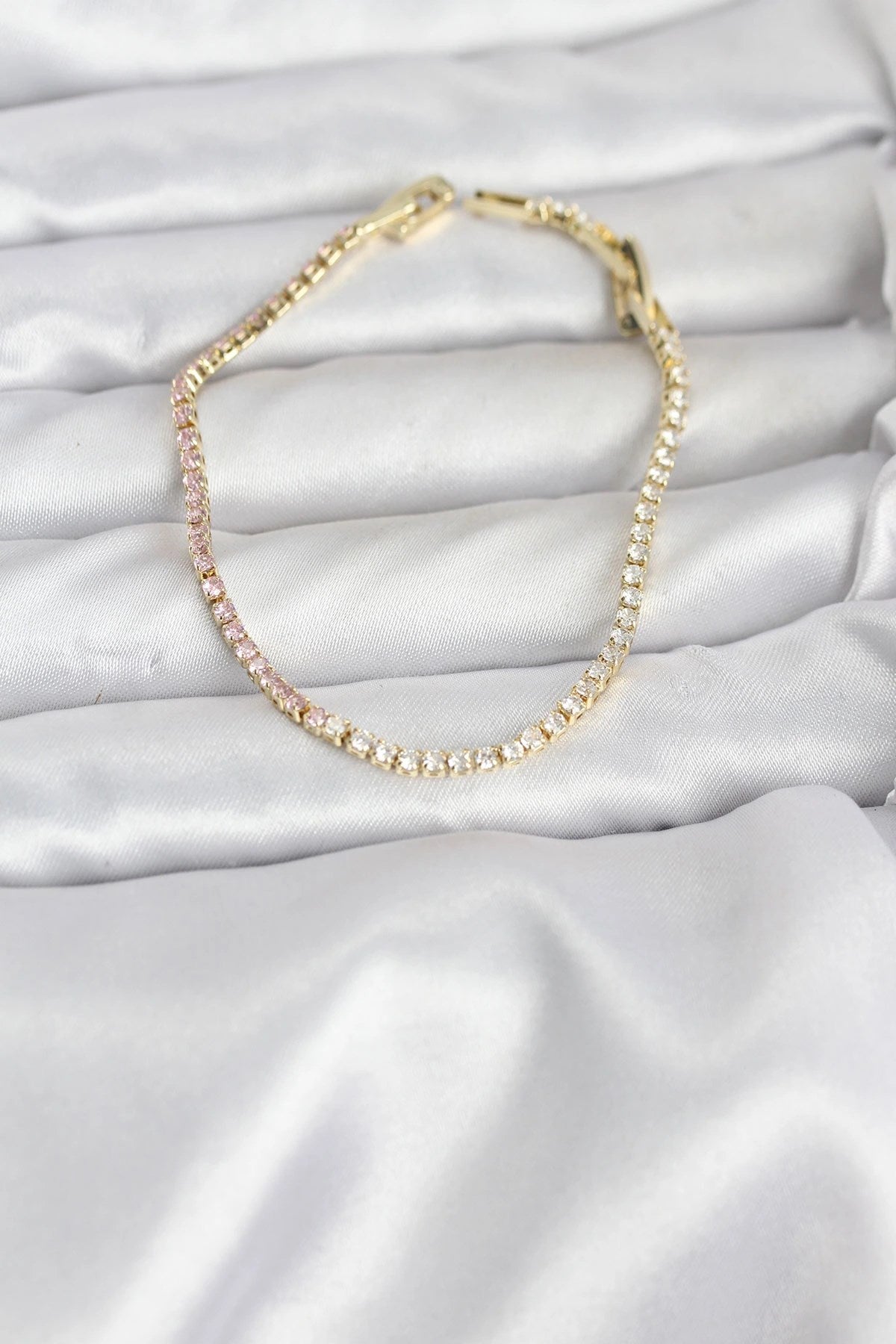 Mey İthalat® Pembe ve Beyaz Zirkon Taşlı Gold Renk Su Yolu Kadın Bileklik