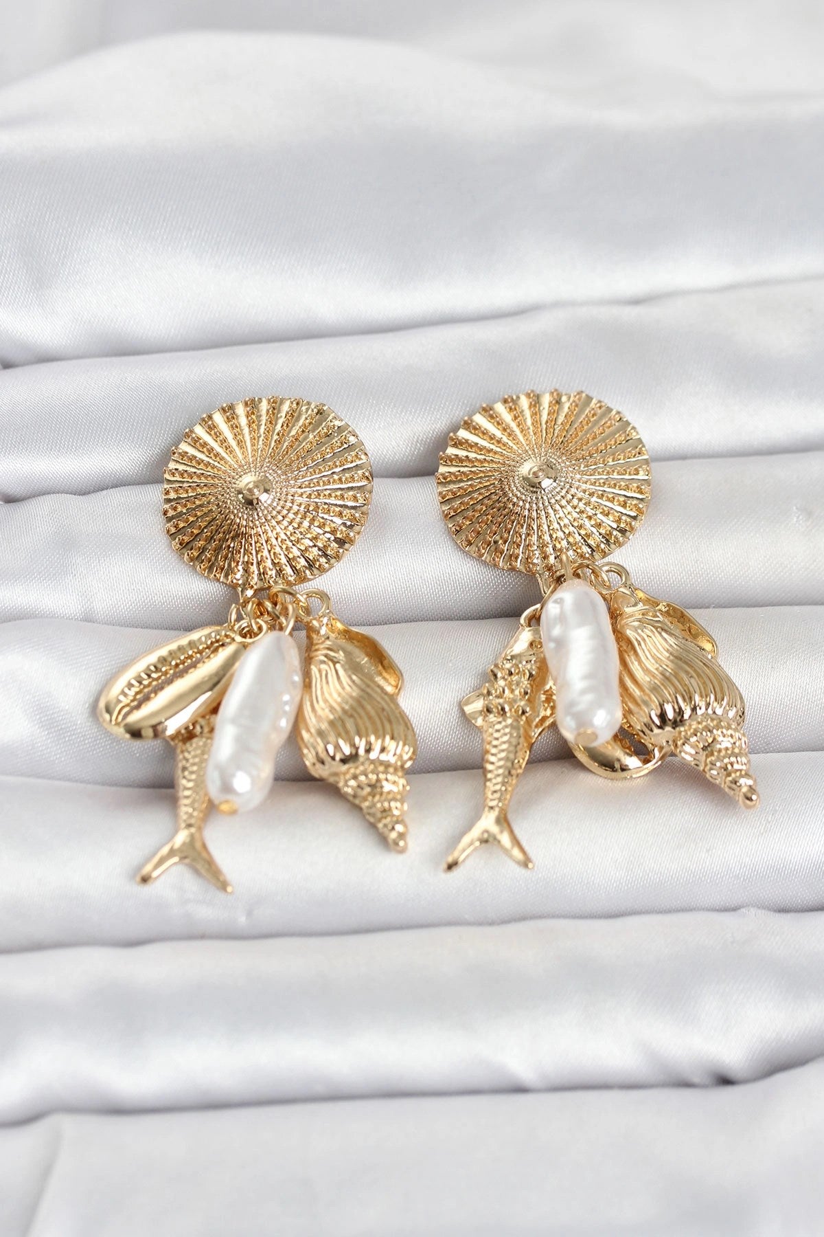 Mey İthalat® Gold Renk Deniz Temalı Vintage Kadın Küpe