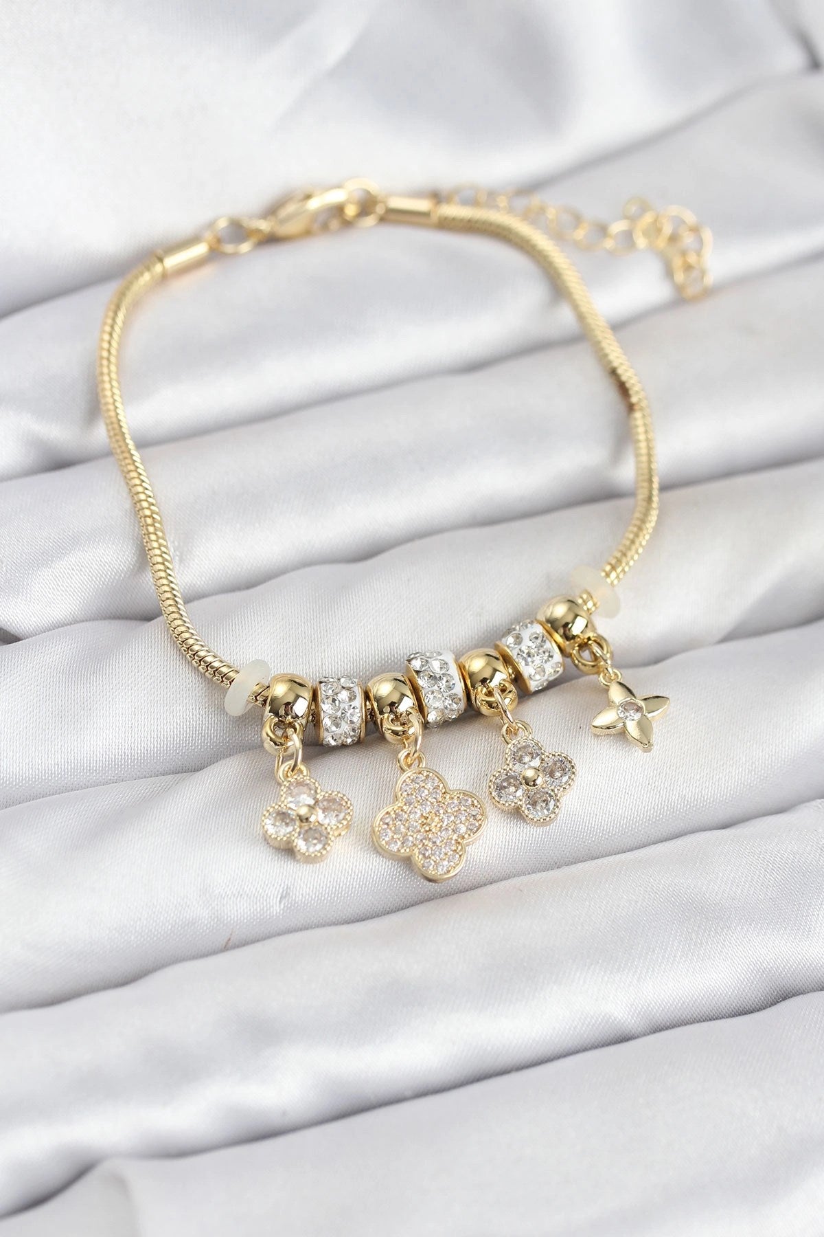 Mey İthalat® Pirinç Gold Renk Yonca Model Kadın Bileklik
