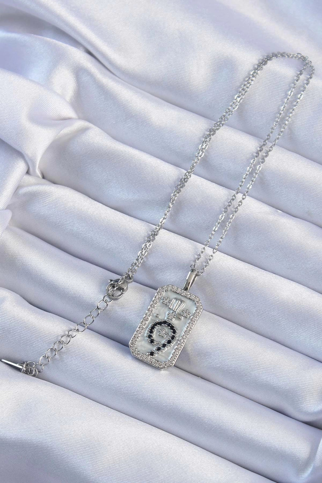 Mey İthalat® 316L Çelik Zincir Gümüş Renk Zirkon Taşlı Minimal Papatya Figürlü Tarot Kolye