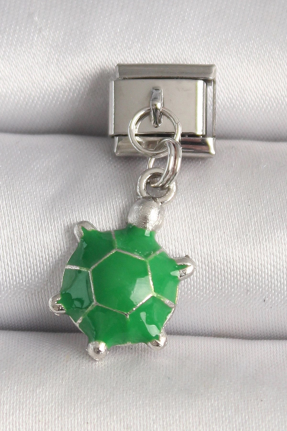 Mey İthalat® 316L Çelik Gümüş Renk Yeşil Kaplumbağa Model Nomination Charm