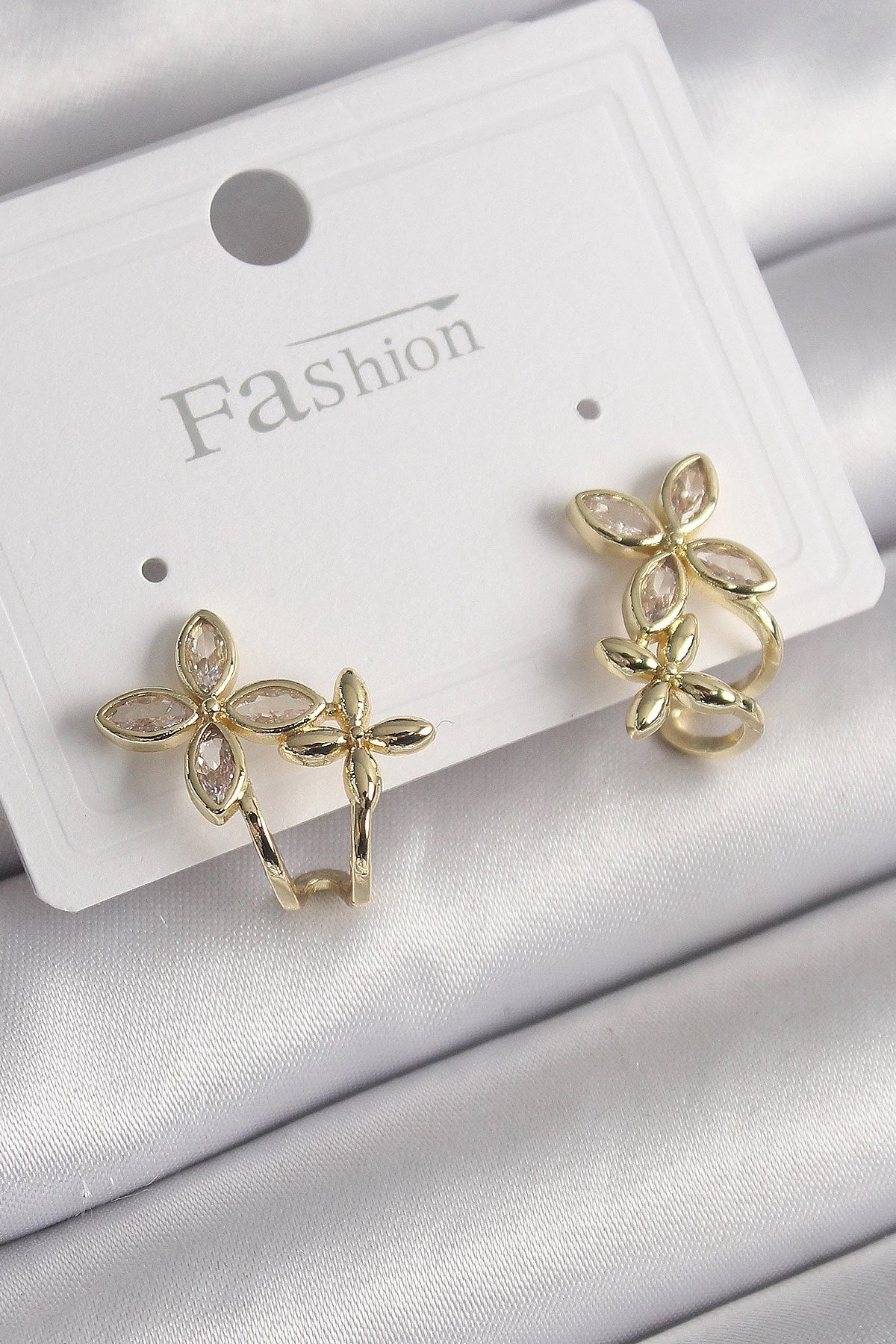 Mey İthalat® Pirinç Gold Renk Zirkon Taşlı 2'Li Çiçek Model Kadın Küpe