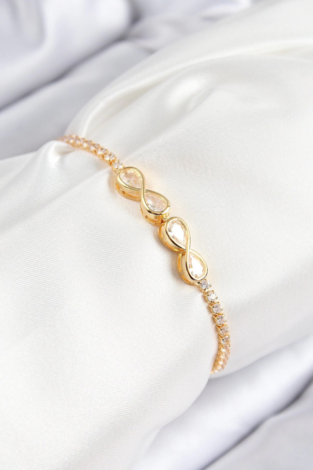 Mey İthalat® Pirinç Zirkon Taşlı Sonsuzluk Model Gold Renk Asansörlü Kadın Bileklik