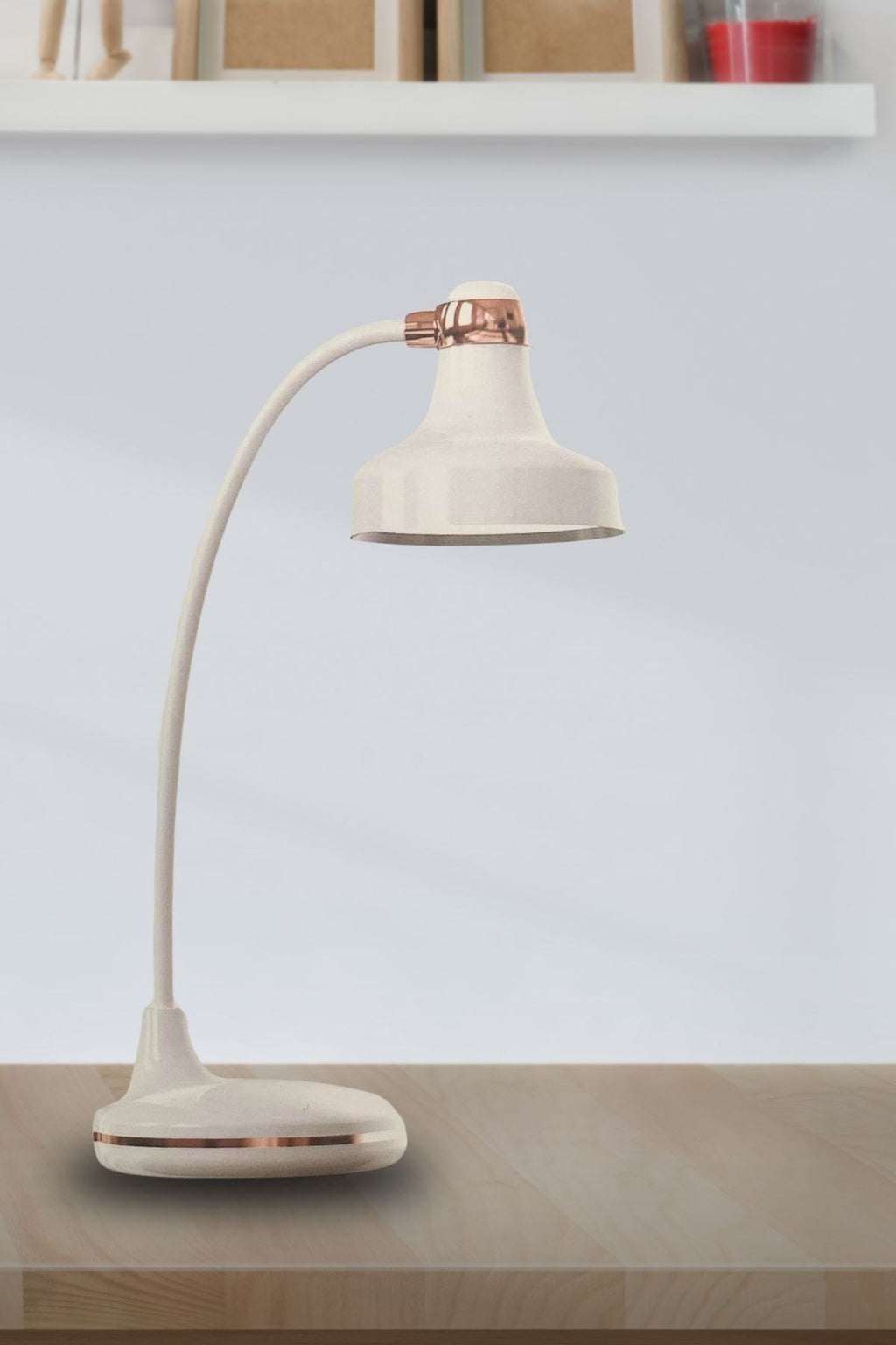 Dokunmatik 3 Farklı LED Işıklı Çalışma Masası Üstü Lamba