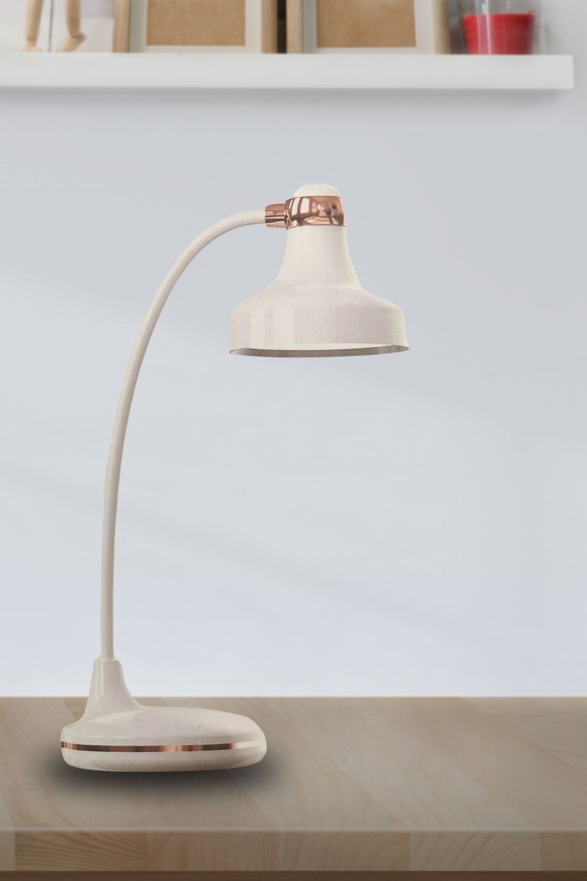 Dokunmatik 3 Farklı LED Işıklı Çalışma Masası Üstü Lamba