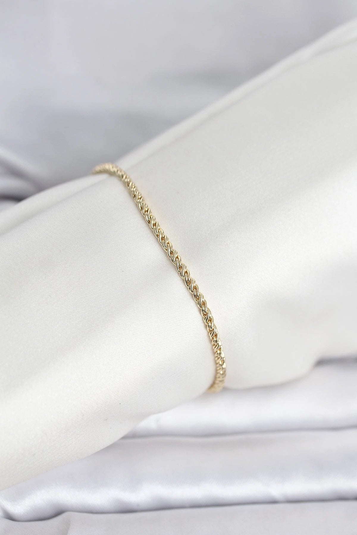 Mey İthalat® CM 14K Gold Renk Burgulu Zincir Model Kadın Bileklik