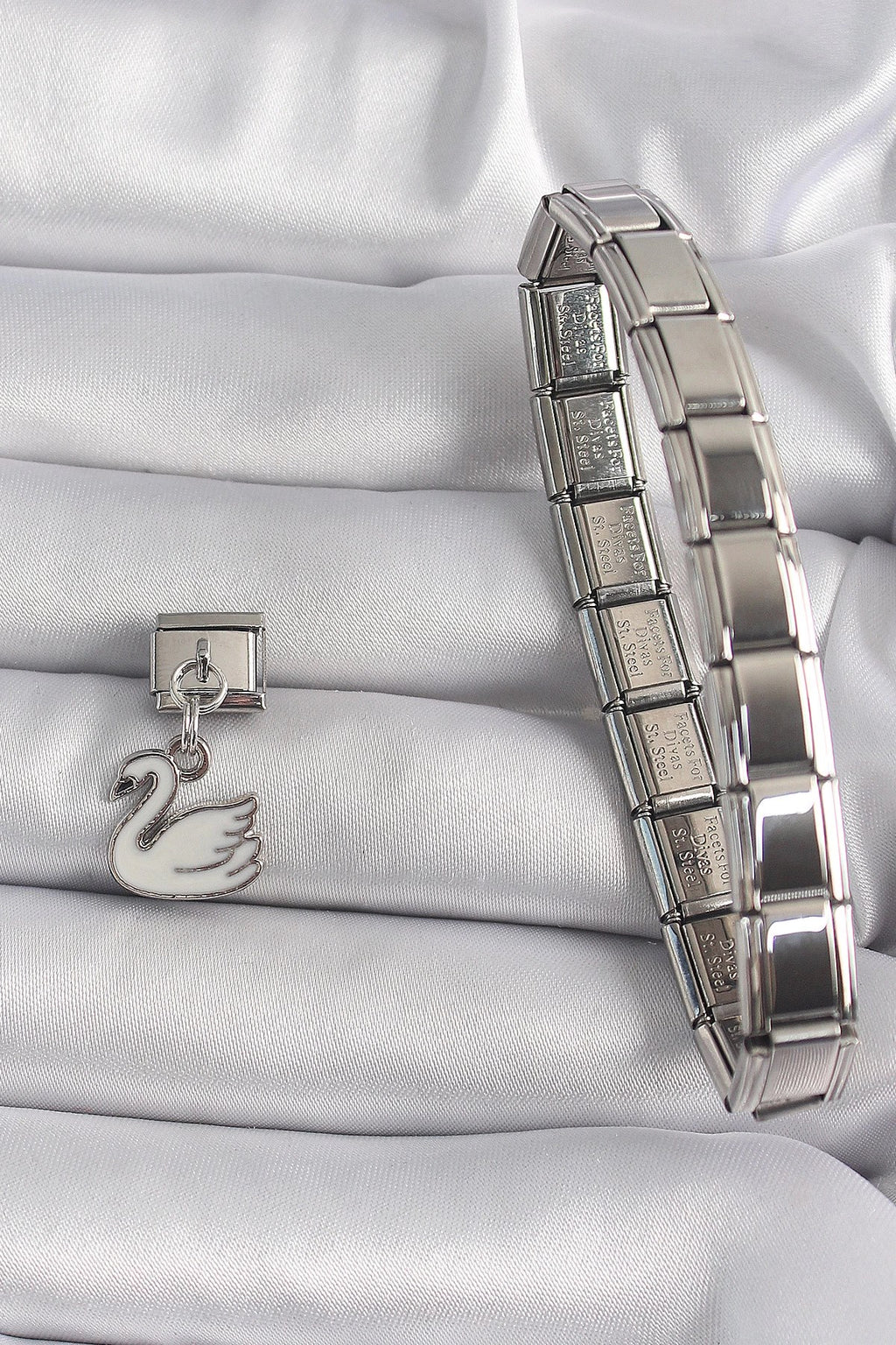 Mey İthalat® 316L Çelik Gümüş Renk Sallantı Beyaz Kuğu Model Nomination Charm