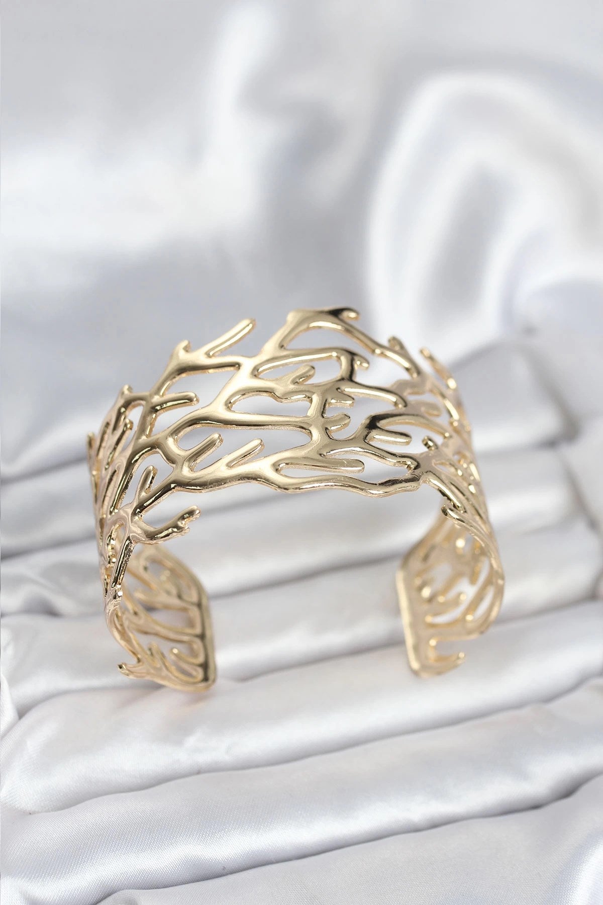 Mey İthalat® Pirinç Gold Renk Vintage Model Kadın Bileklik