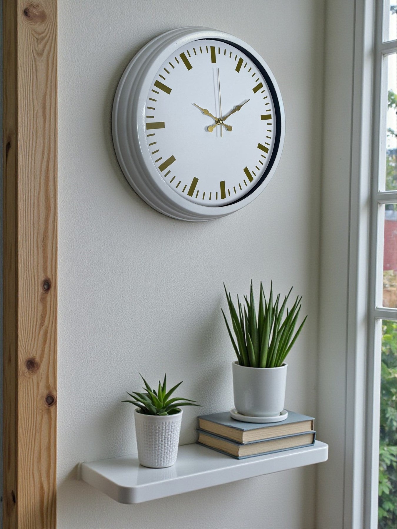 Beyaz Zarafet 40 Cm Metal Duvar Saati