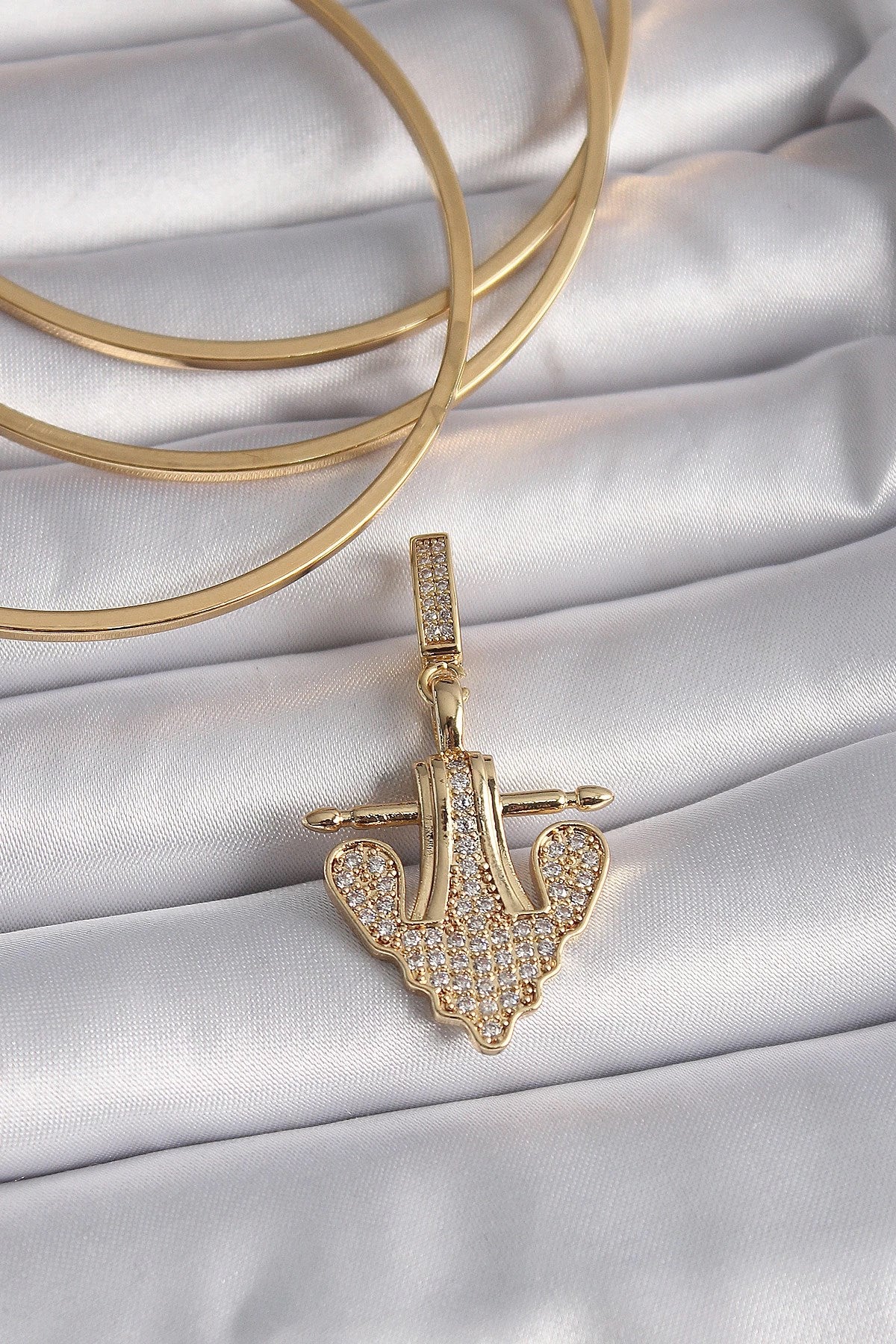 Mey İthalat® Pirinç Gold Renk Zirkon Taşlı Çapa Model Ajda Charm