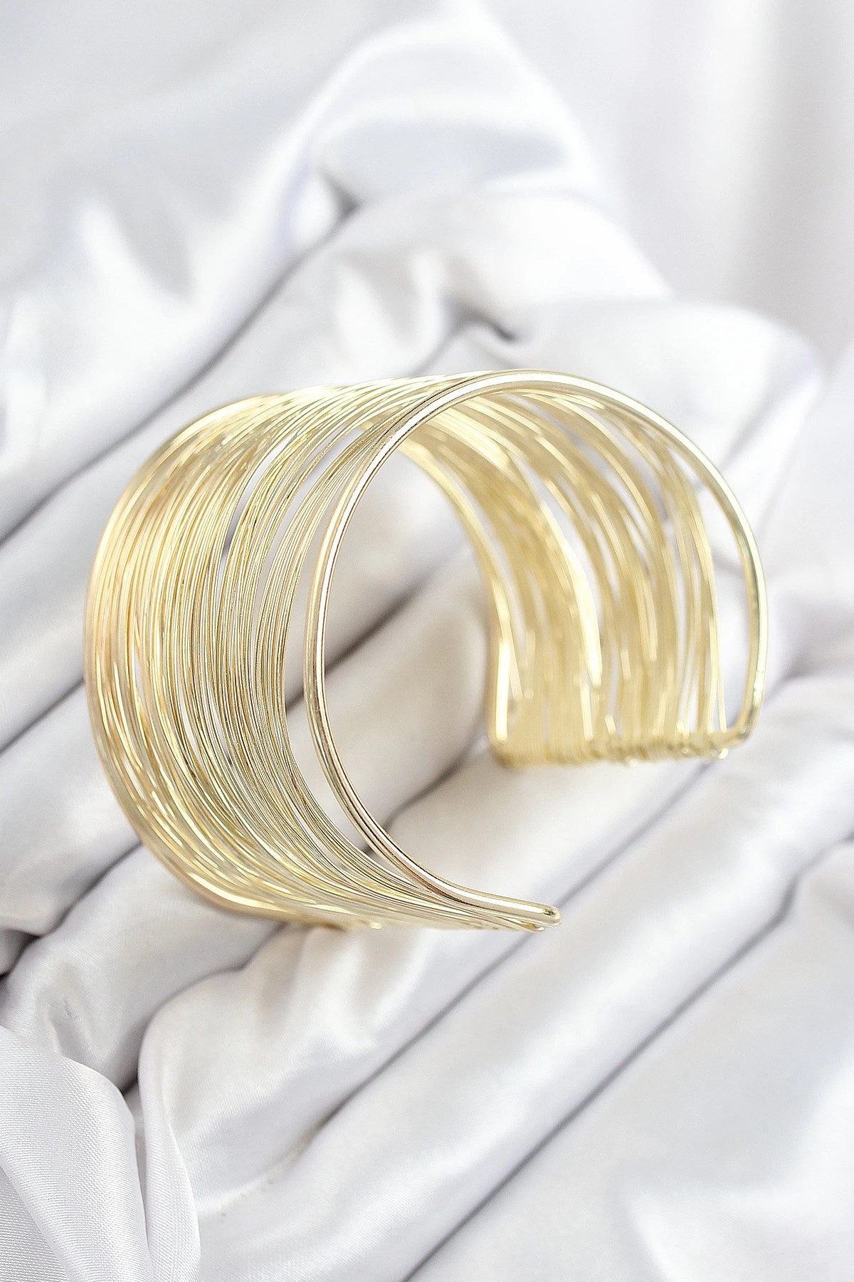 Mey İthalat® Pirinç Tel Sarma Model Gold Renk Kadın Bileklilk