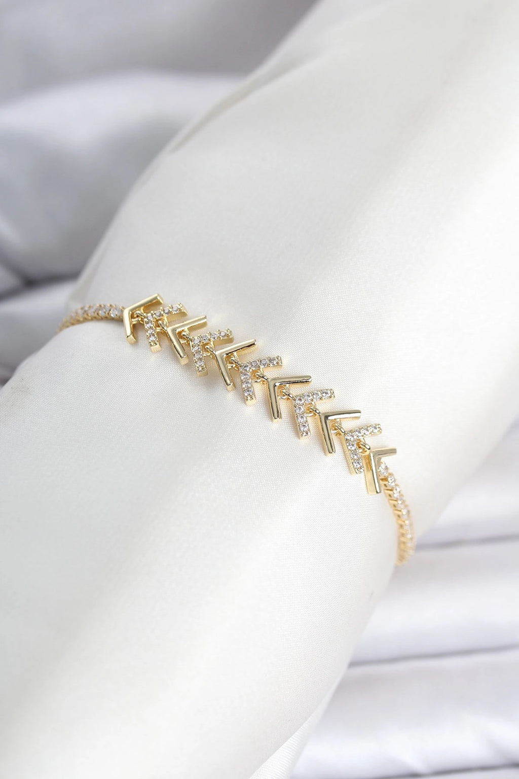 Mey İthalat® Pirinç Gold Renk Zirkon Taşlı Çavuş Model Su Yolu Kadın Bileklik